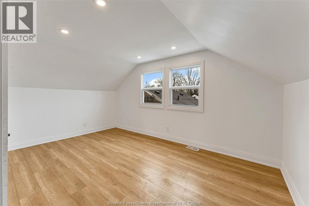 2358 LOUIS AVENUE - 21