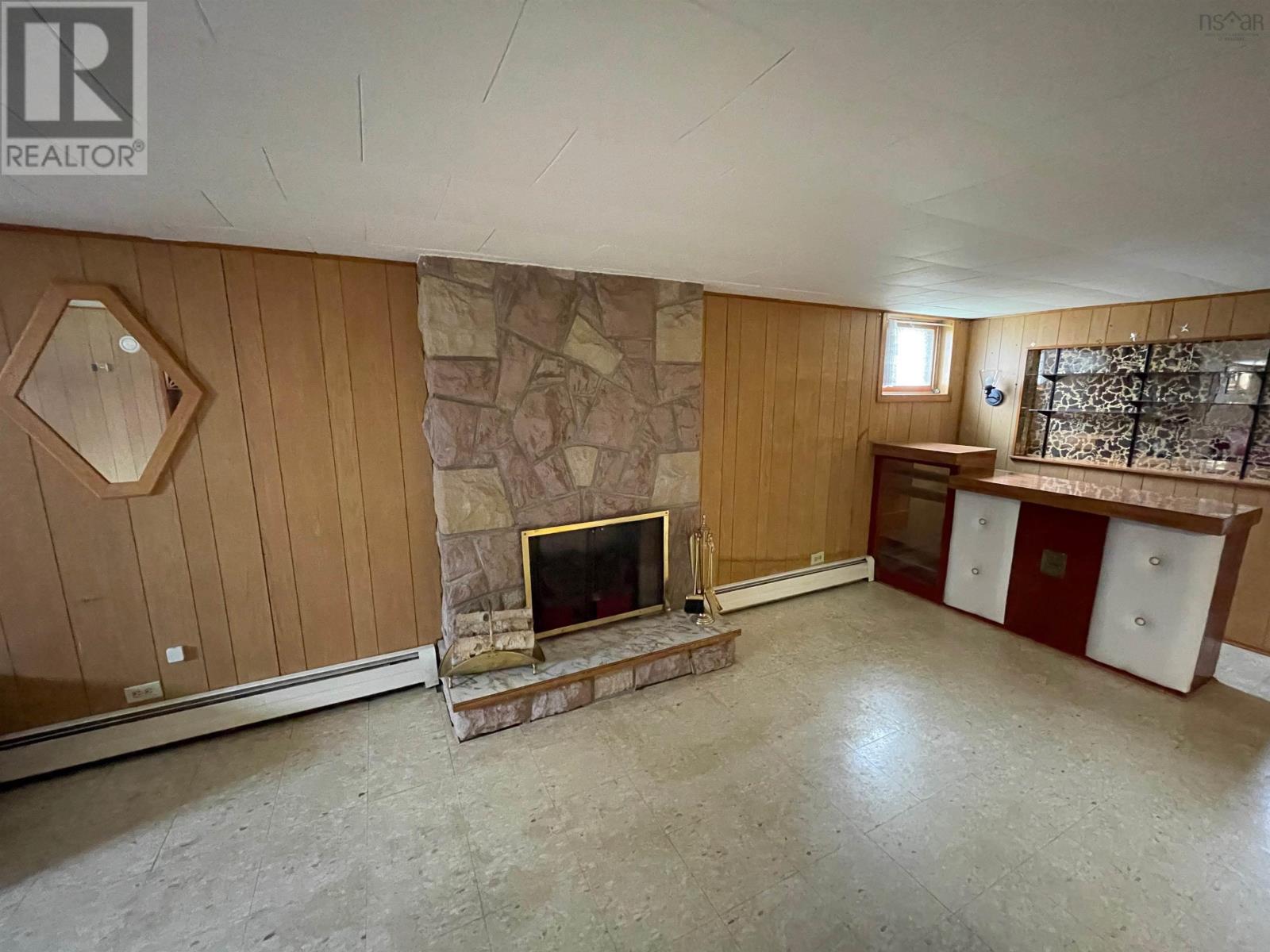 2190 Highway 28 - 29