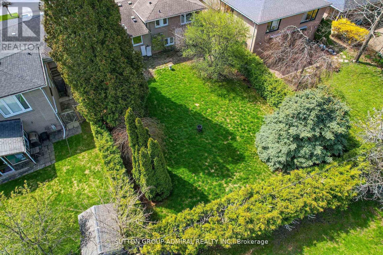 30 FOXWARREN DRIVE - 27