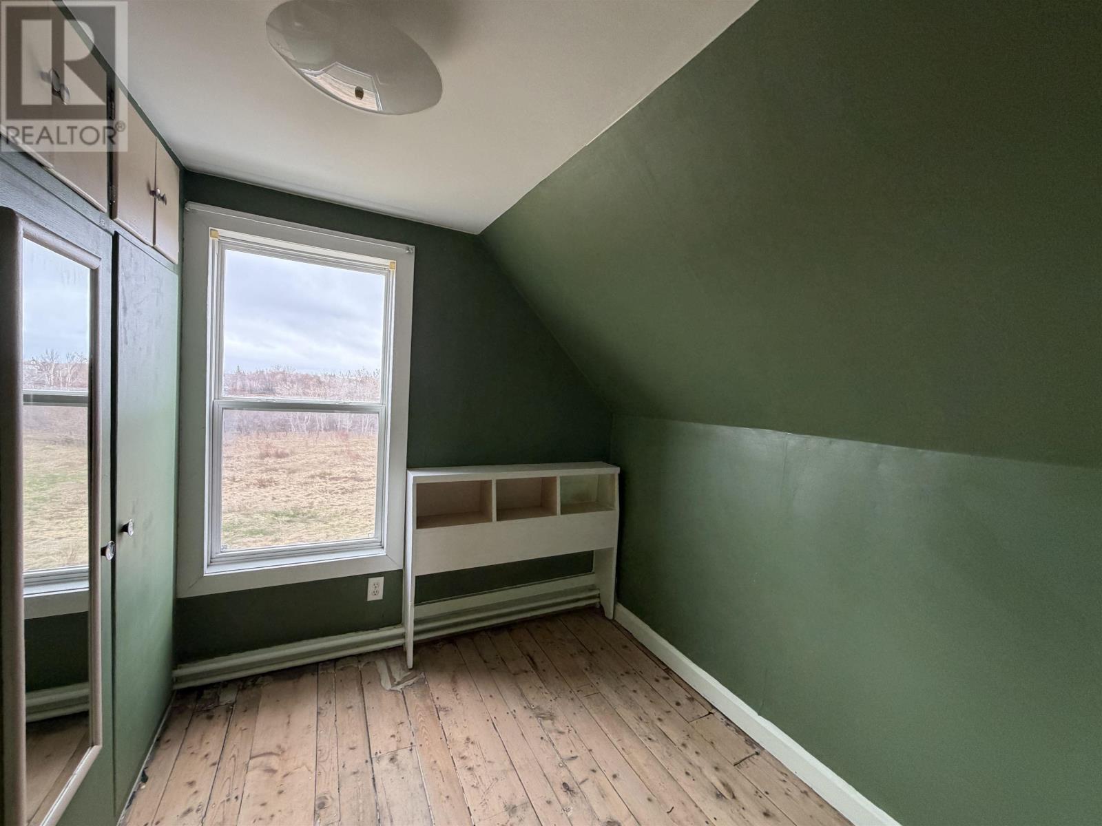 Property 32 of 33 of 415 Phalen Road