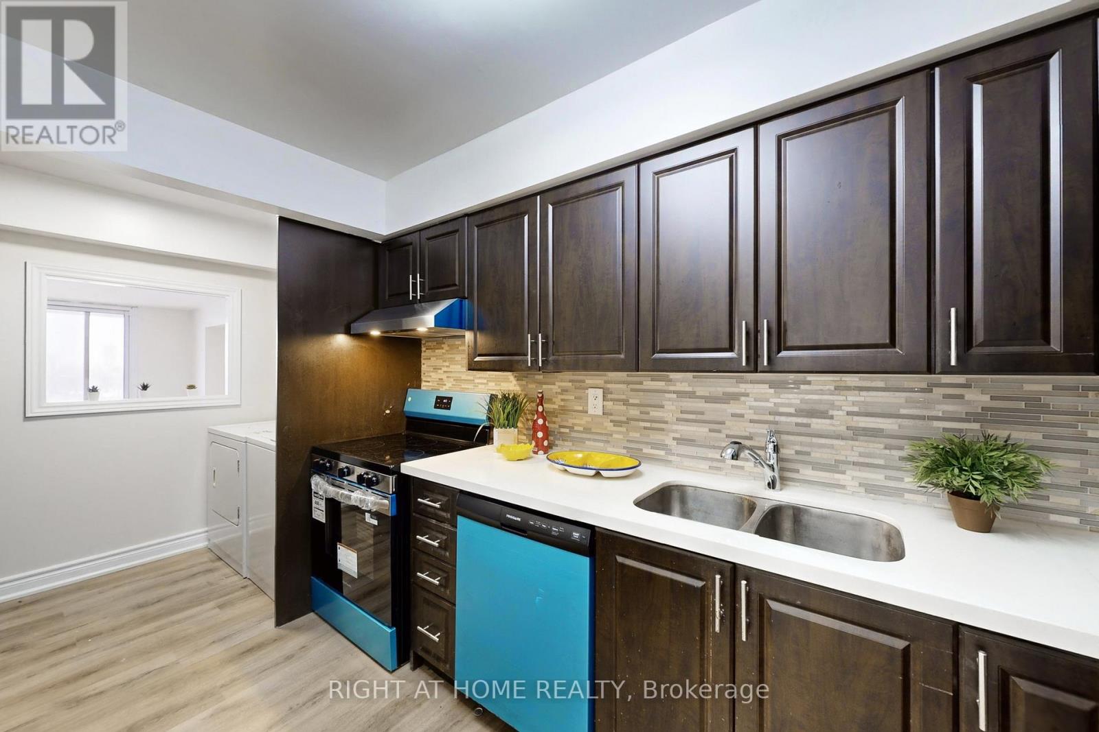#702 1338 YORK MILLS ROAD - 13