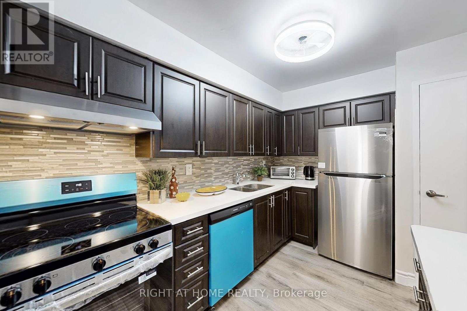 #702 1338 YORK MILLS ROAD - 14
