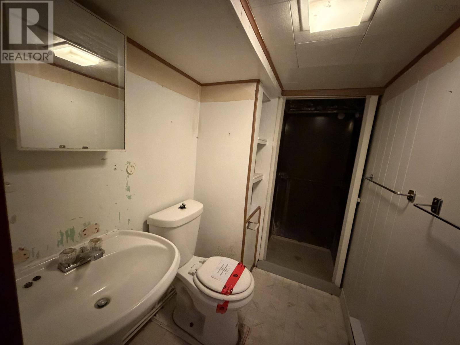 Property 33 of 33 of 415 Phalen Road