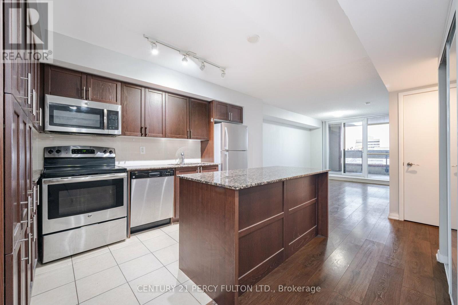 #501 830 LAWRENCE AVENUE W - 18