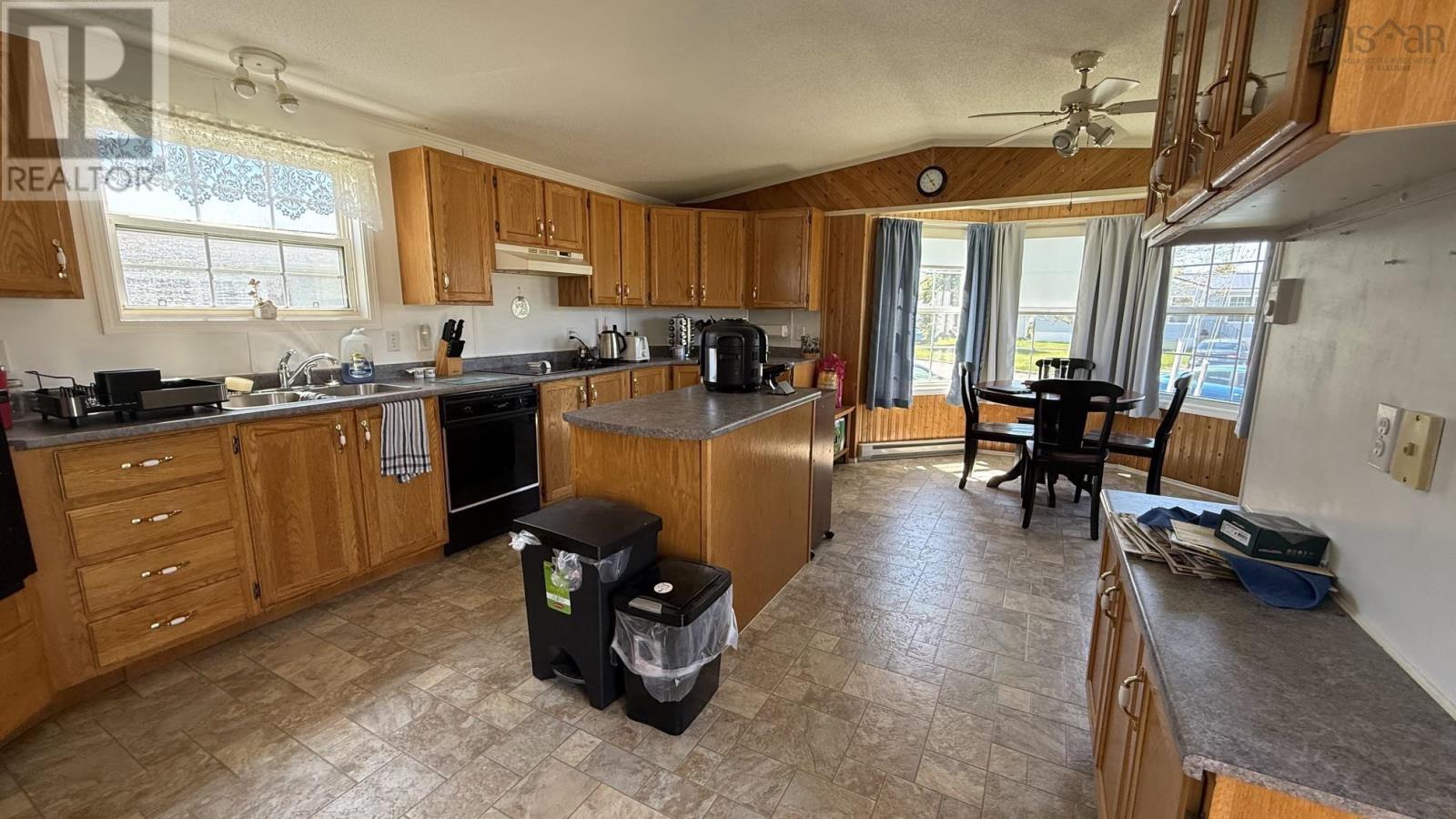 Property 22 of 26 of 7 Fernwood Drive