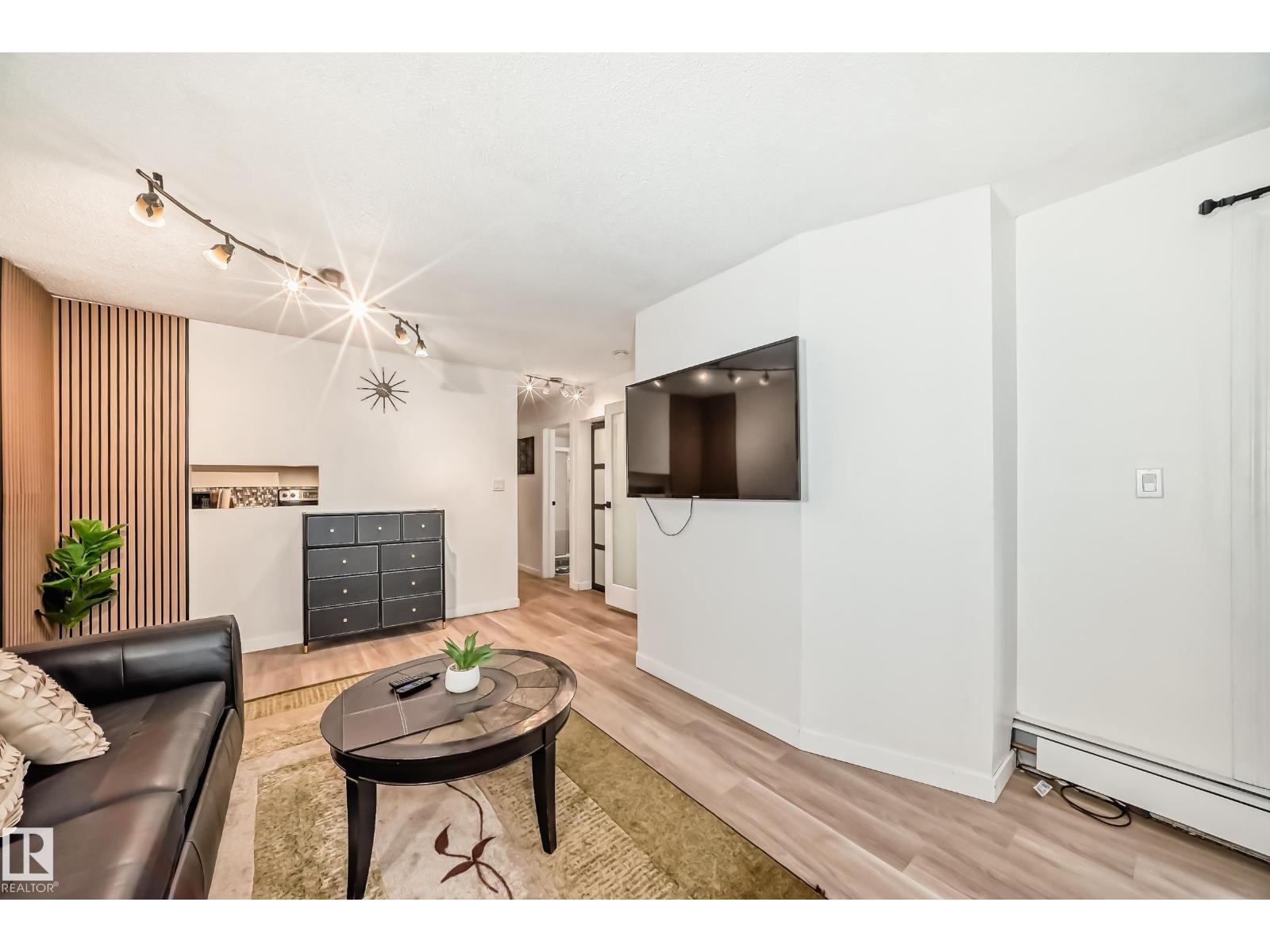 #G3 10138 116 ST NW - 11