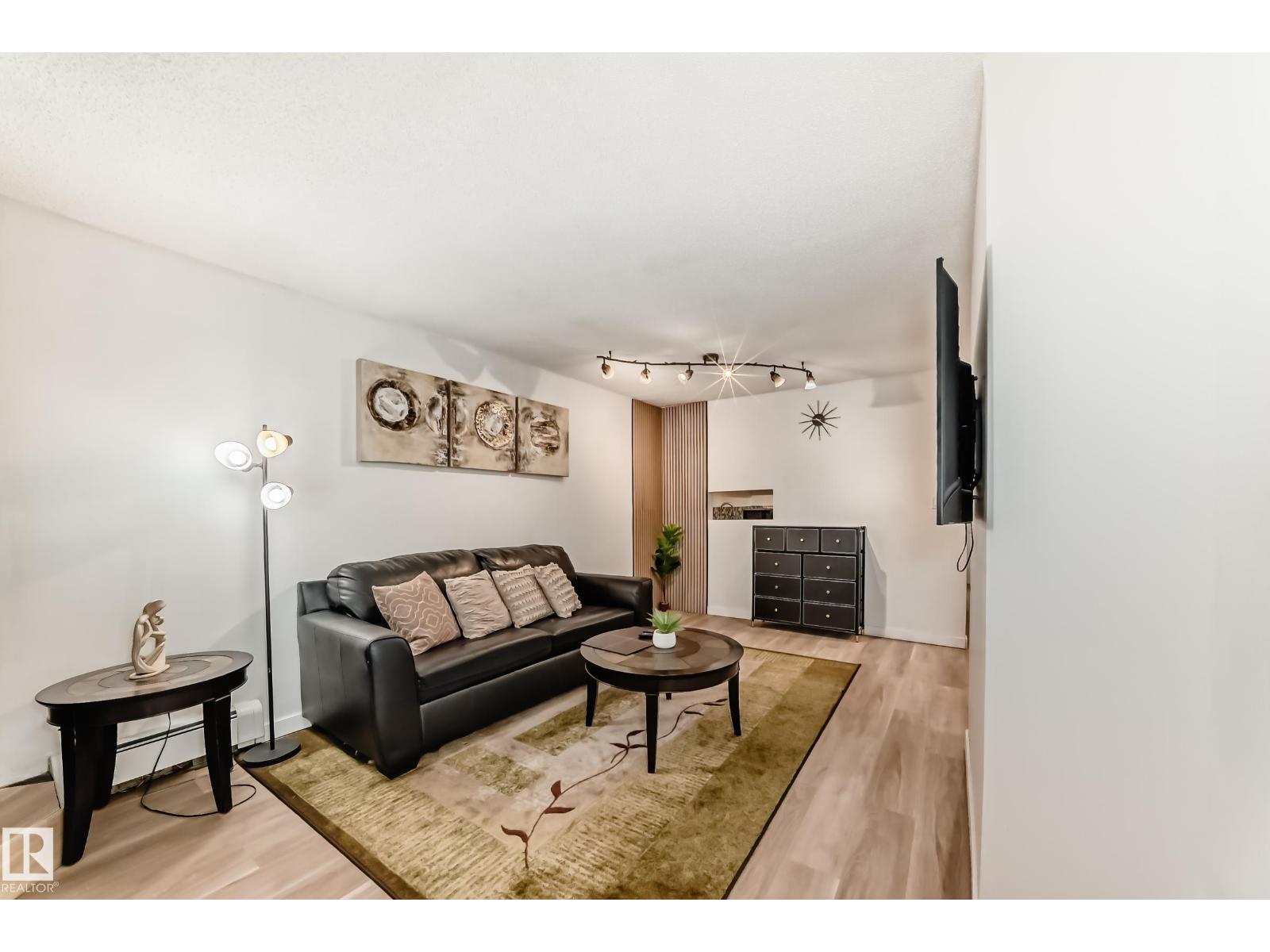 #G3 10138 116 ST NW - 12