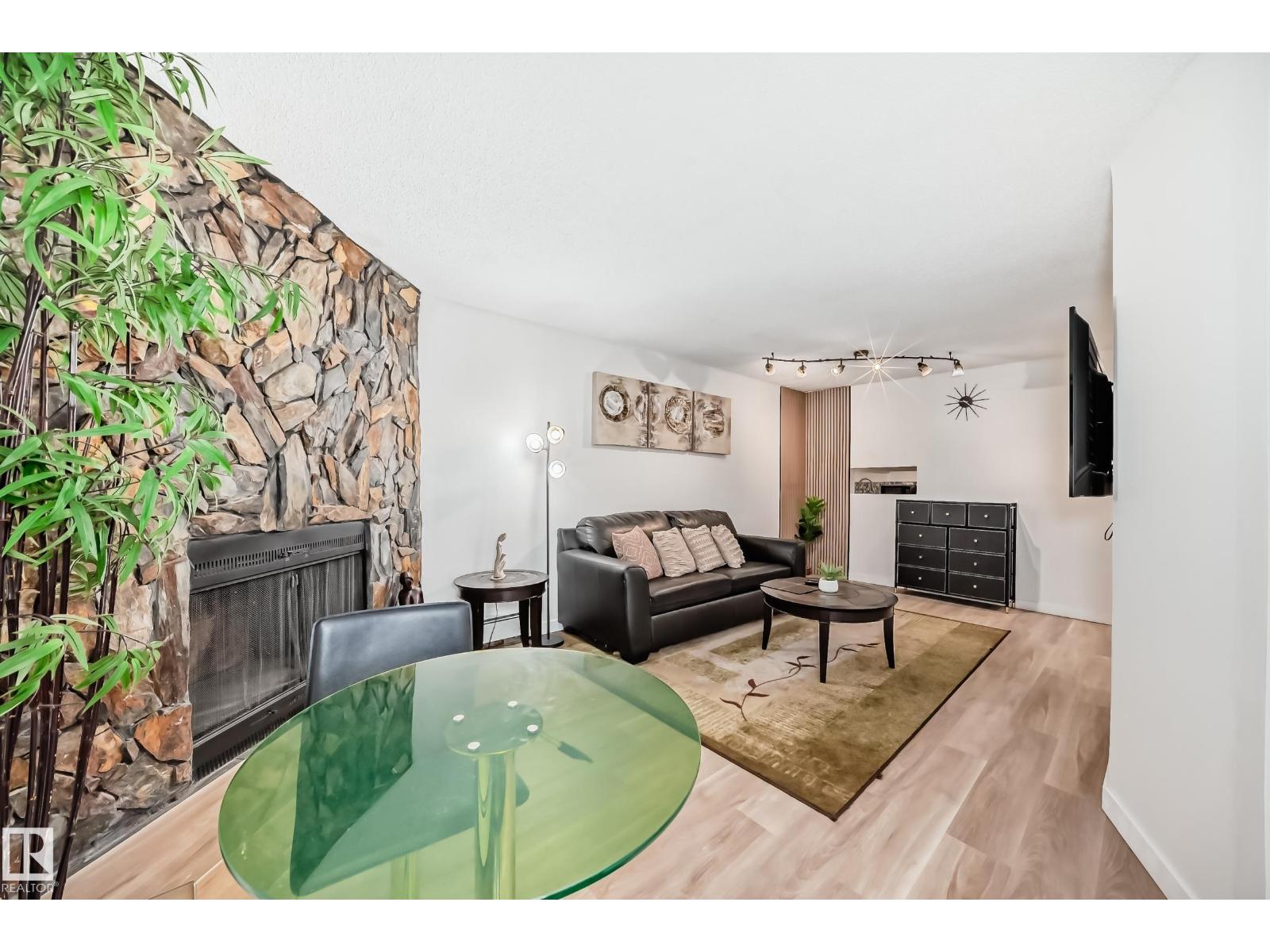 #G3 10138 116 ST NW - 14