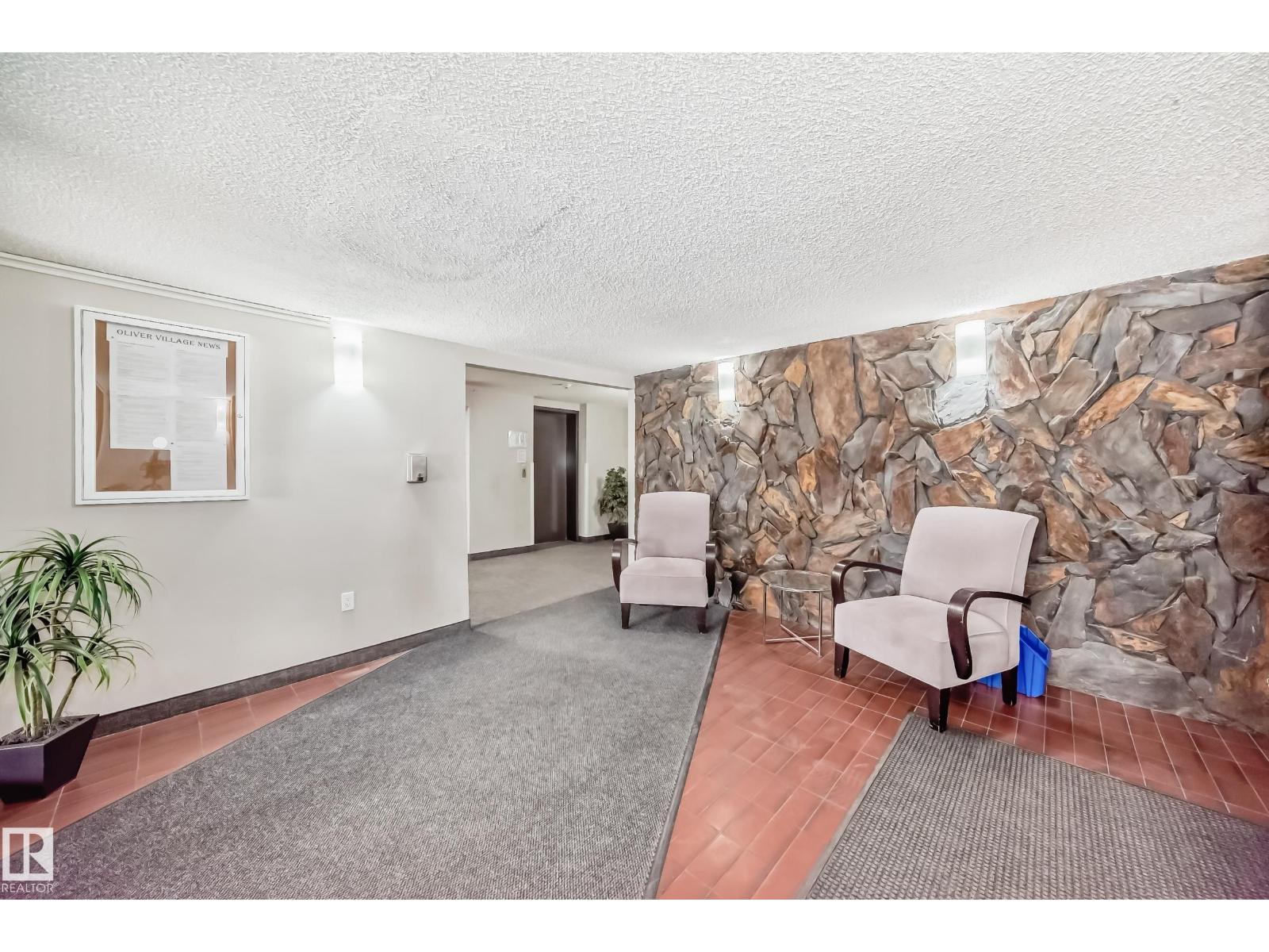 #G3 10138 116 ST NW - 36