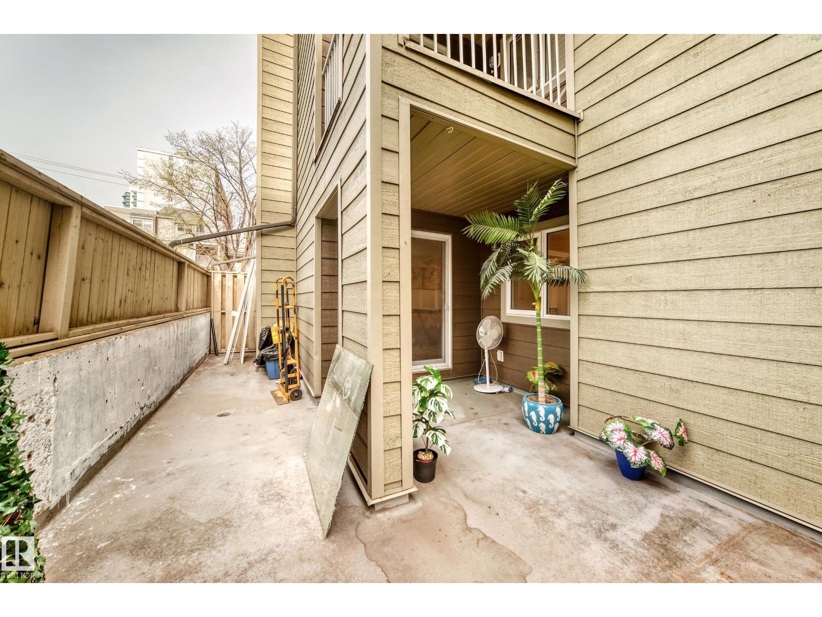 #G3 10138 116 ST NW - 28