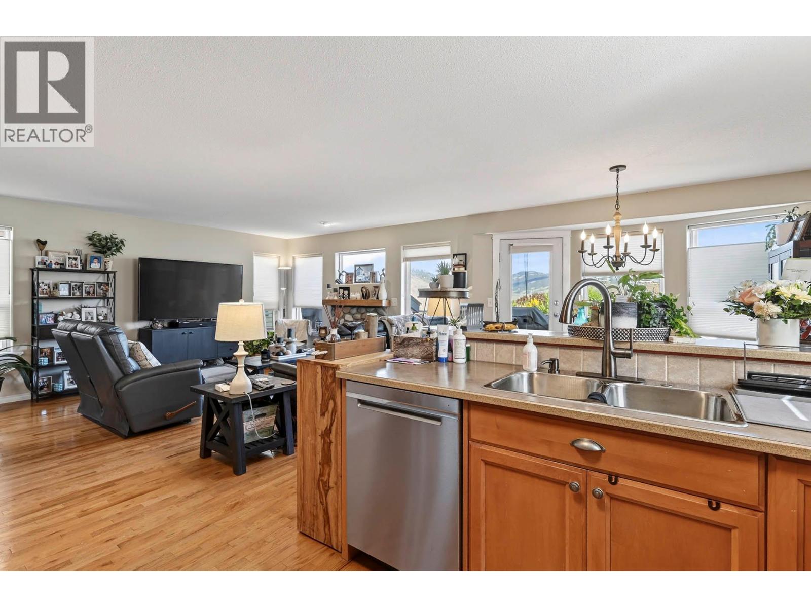1996 Raven Crescent - 13