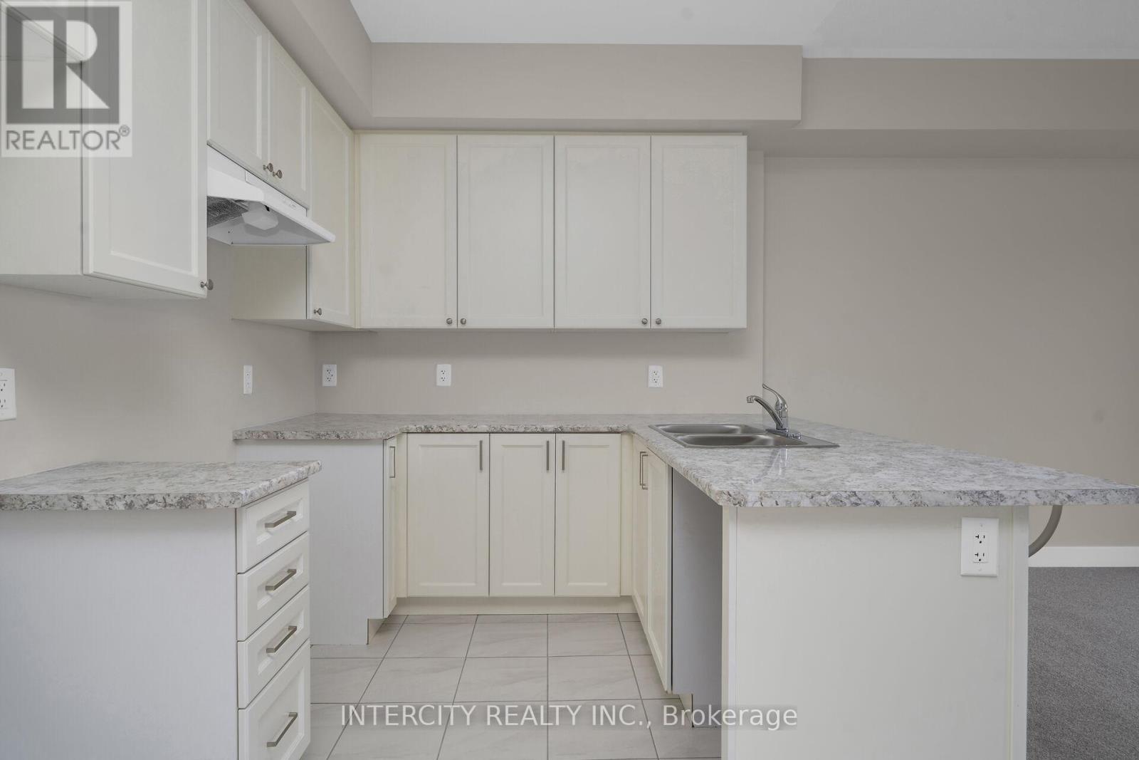 BLK 7 UNIT 2 - 102 WALDEN DRIVE - 10