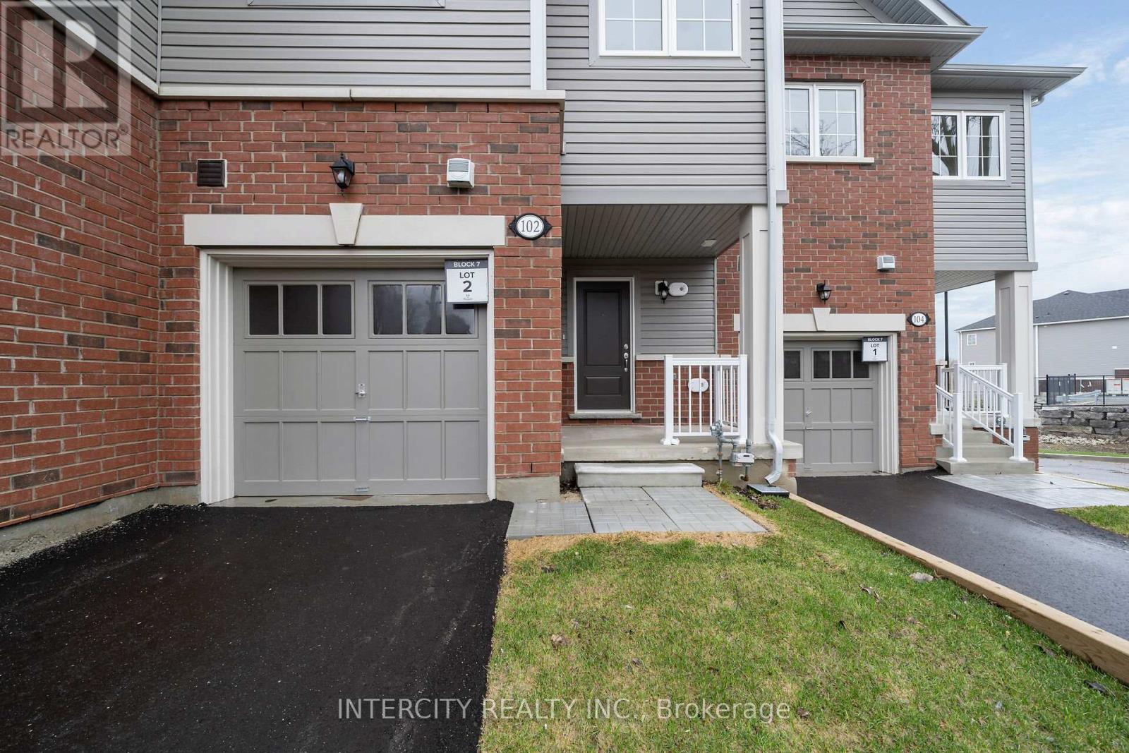 BLK 7 UNIT 2 - 102 WALDEN DRIVE - 2