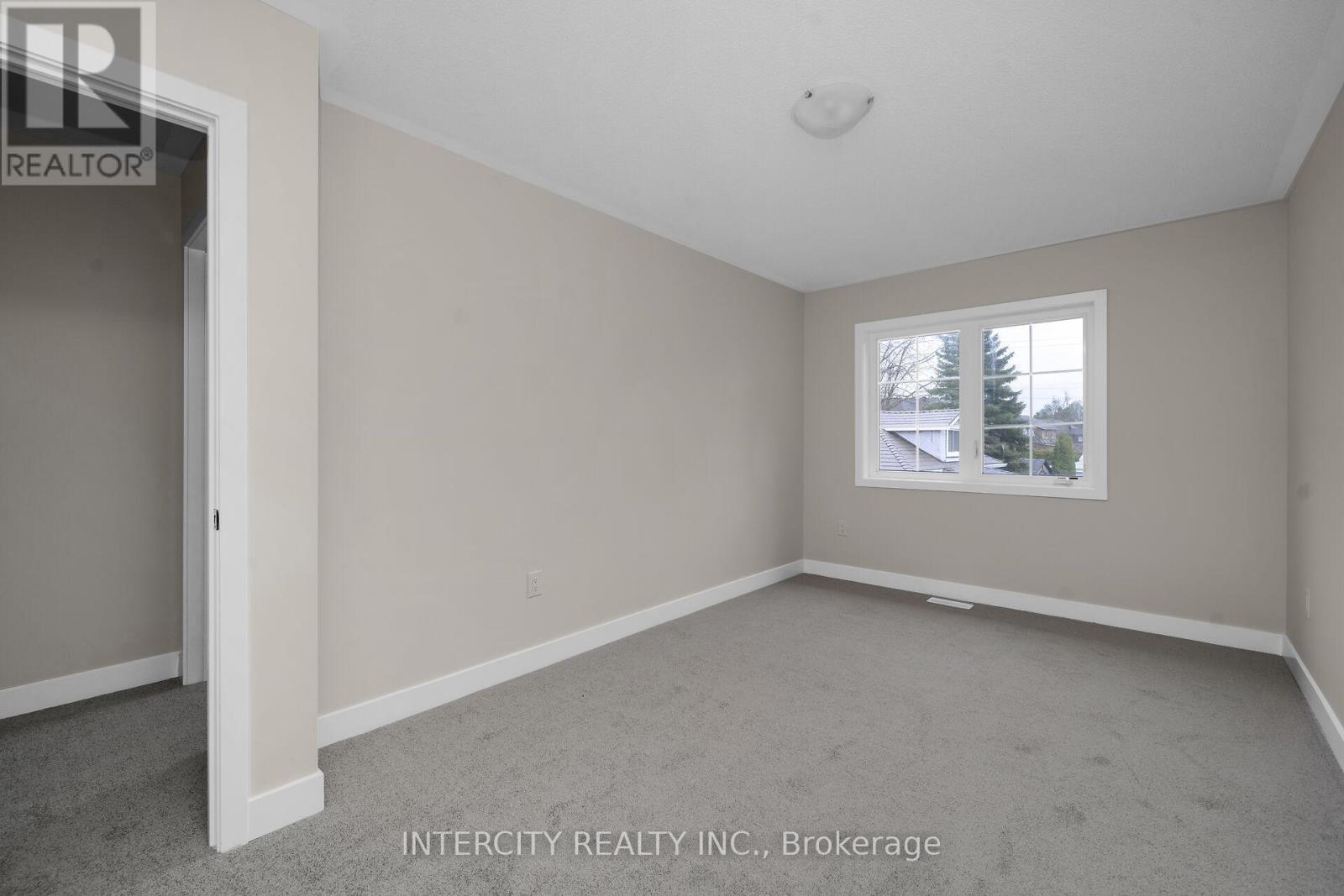 BLK 7 UNIT 2 - 102 WALDEN DRIVE - 21