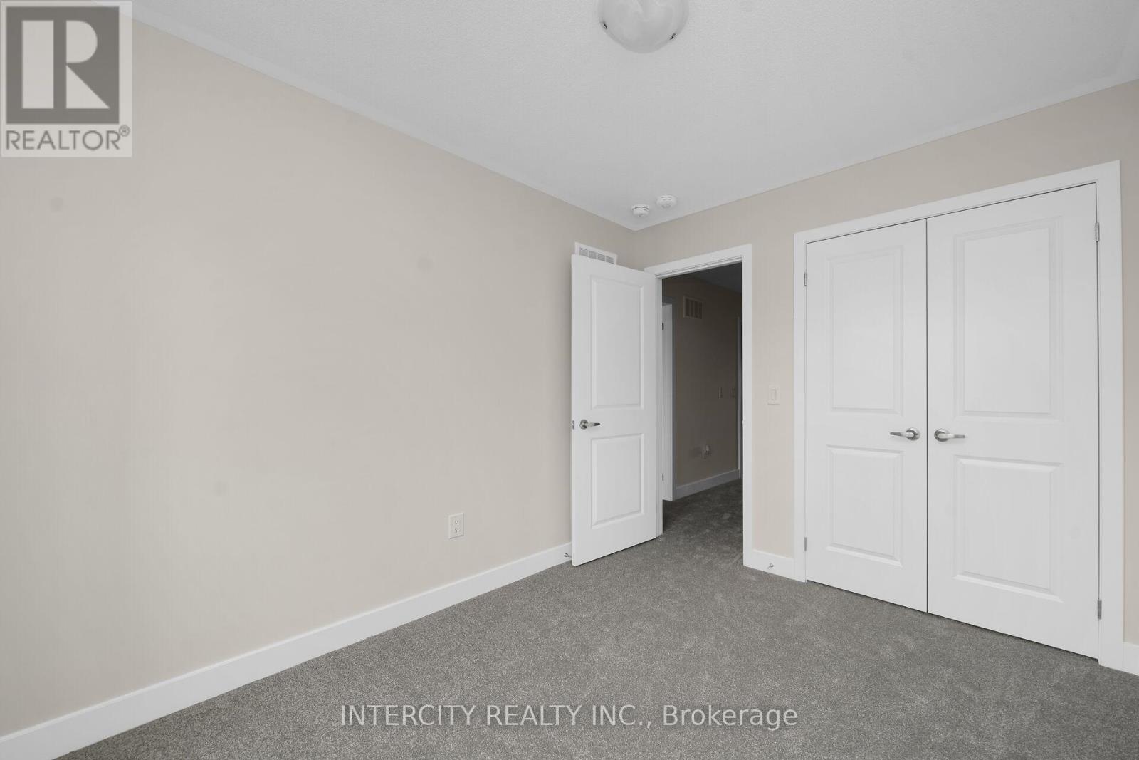 BLK 7 UNIT 2 - 102 WALDEN DRIVE - 24