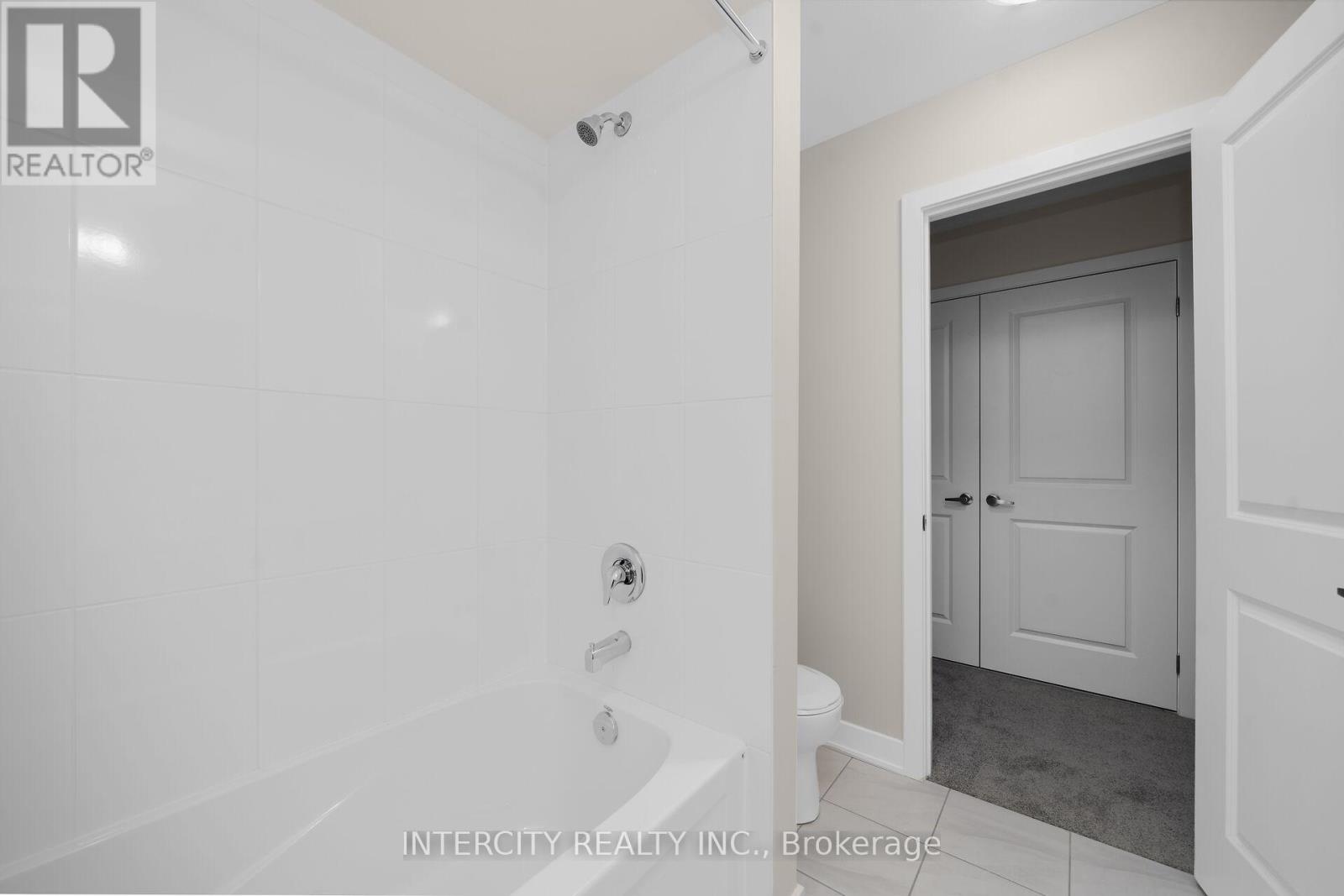 BLK 7 UNIT 2 - 102 WALDEN DRIVE - 26