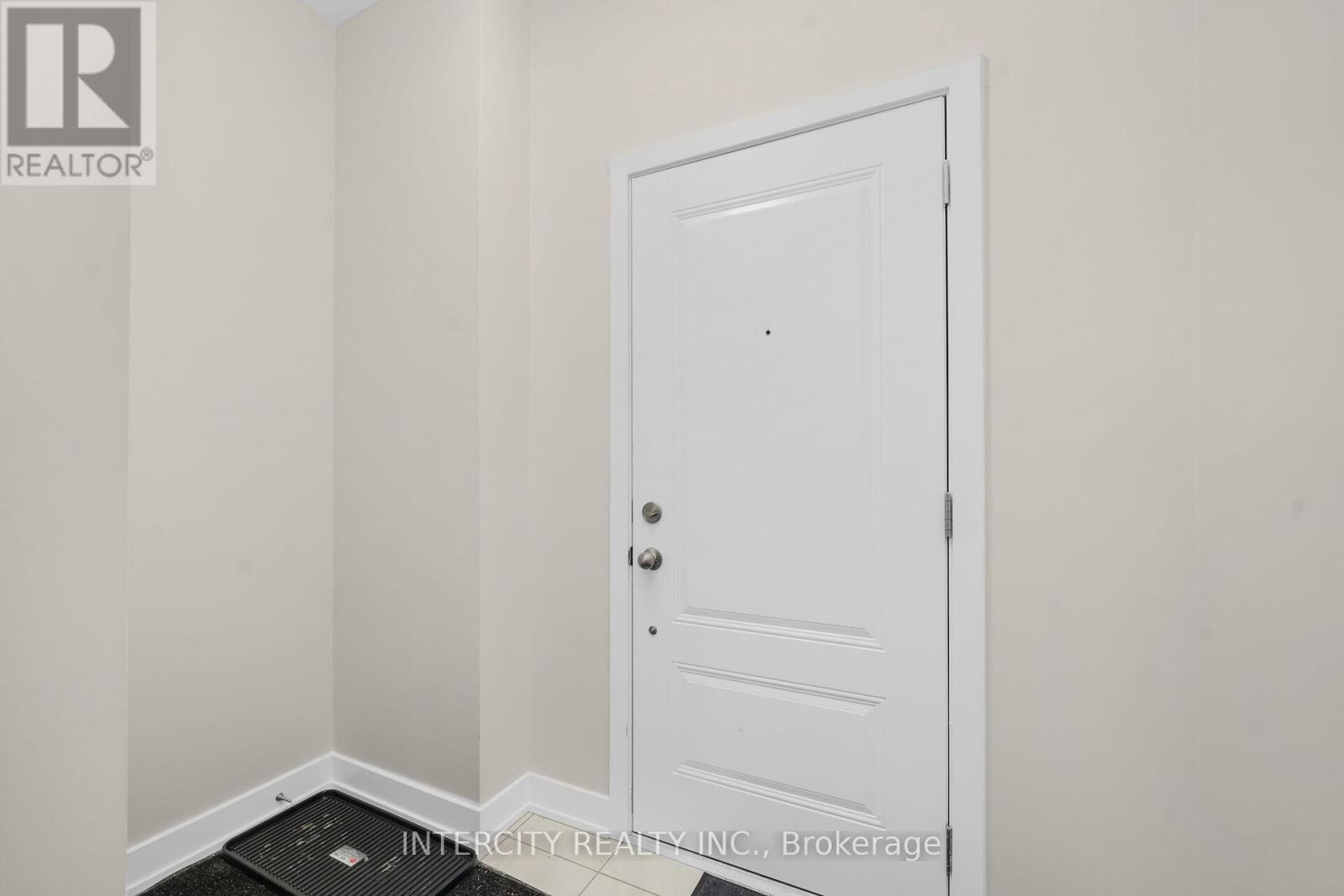 BLK 7 UNIT 2 - 102 WALDEN DRIVE - 3