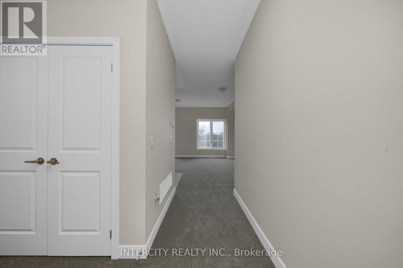 BLK 7 UNIT 2 - 102 WALDEN DRIVE - 4