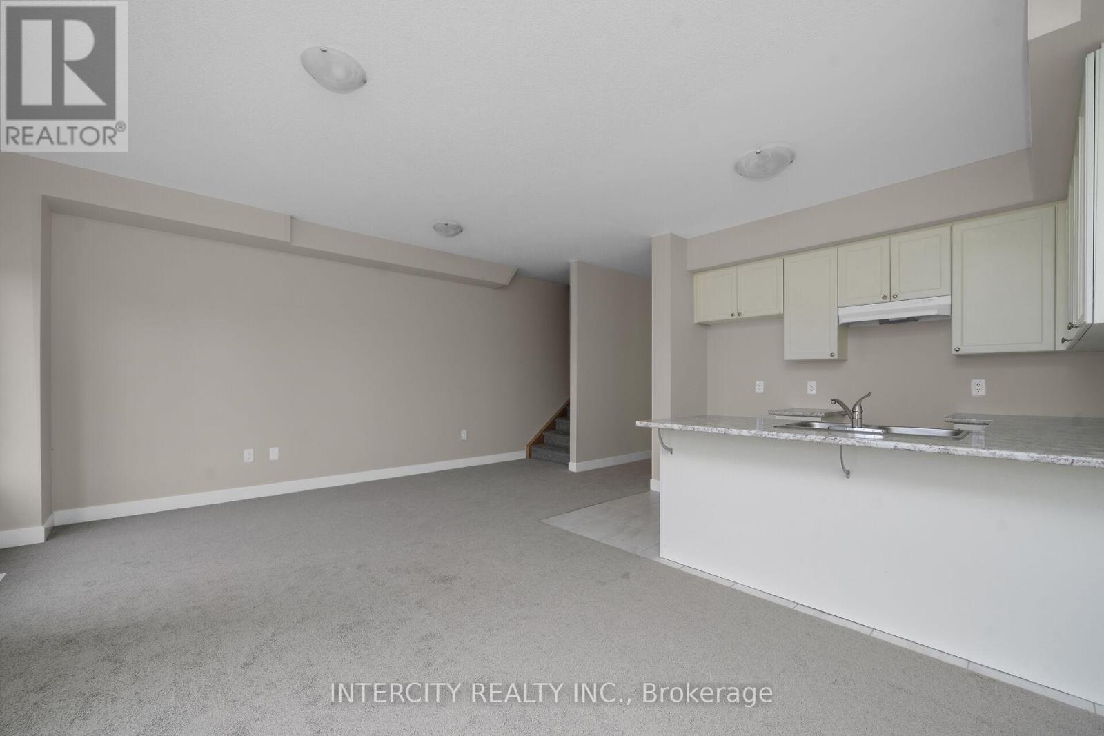 BLK 7 UNIT 2 - 102 WALDEN DRIVE - 8