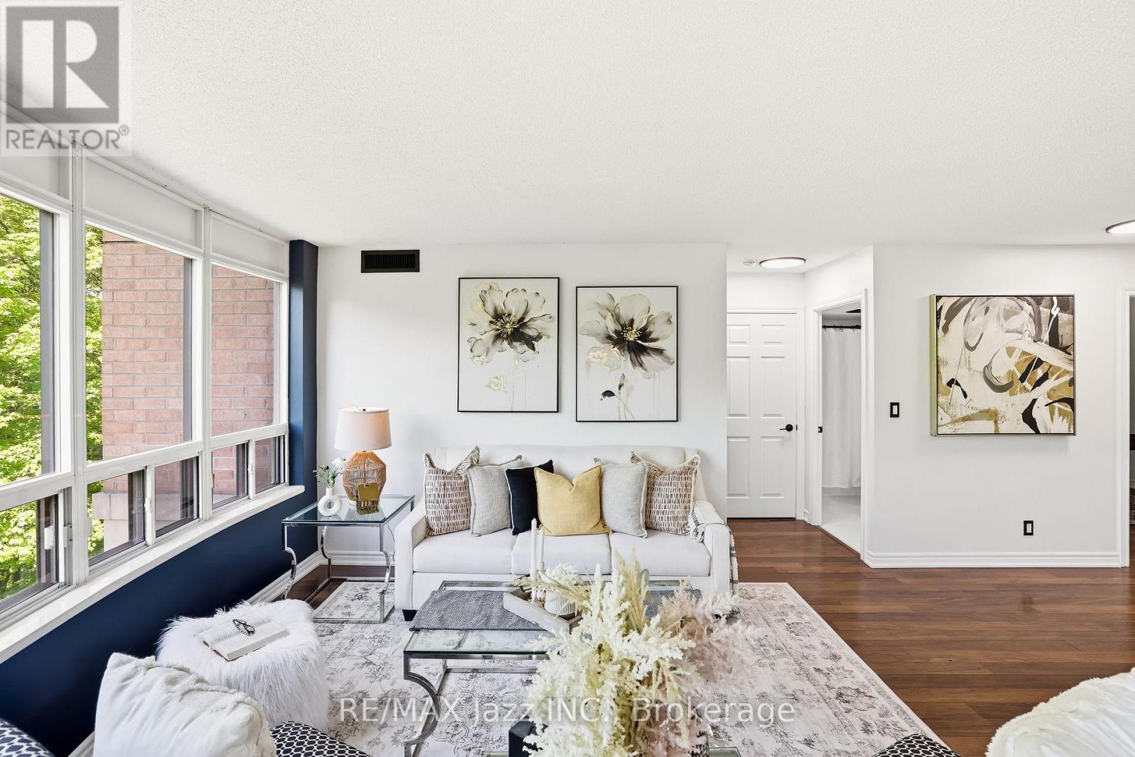#307 16 DALLIMORE CIRCLE - 15