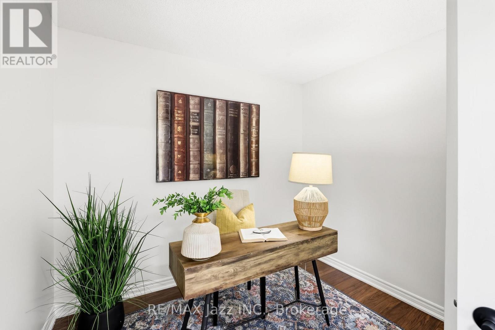 #307 16 DALLIMORE CIRCLE - 21