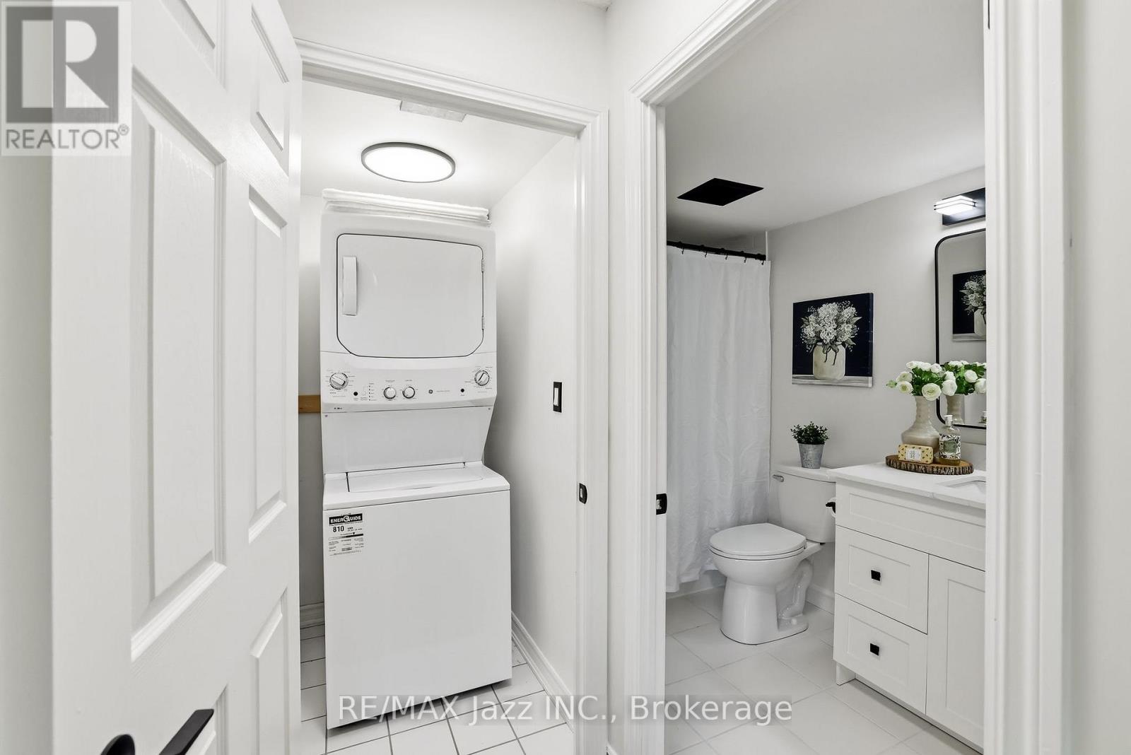 #307 16 DALLIMORE CIRCLE - 31