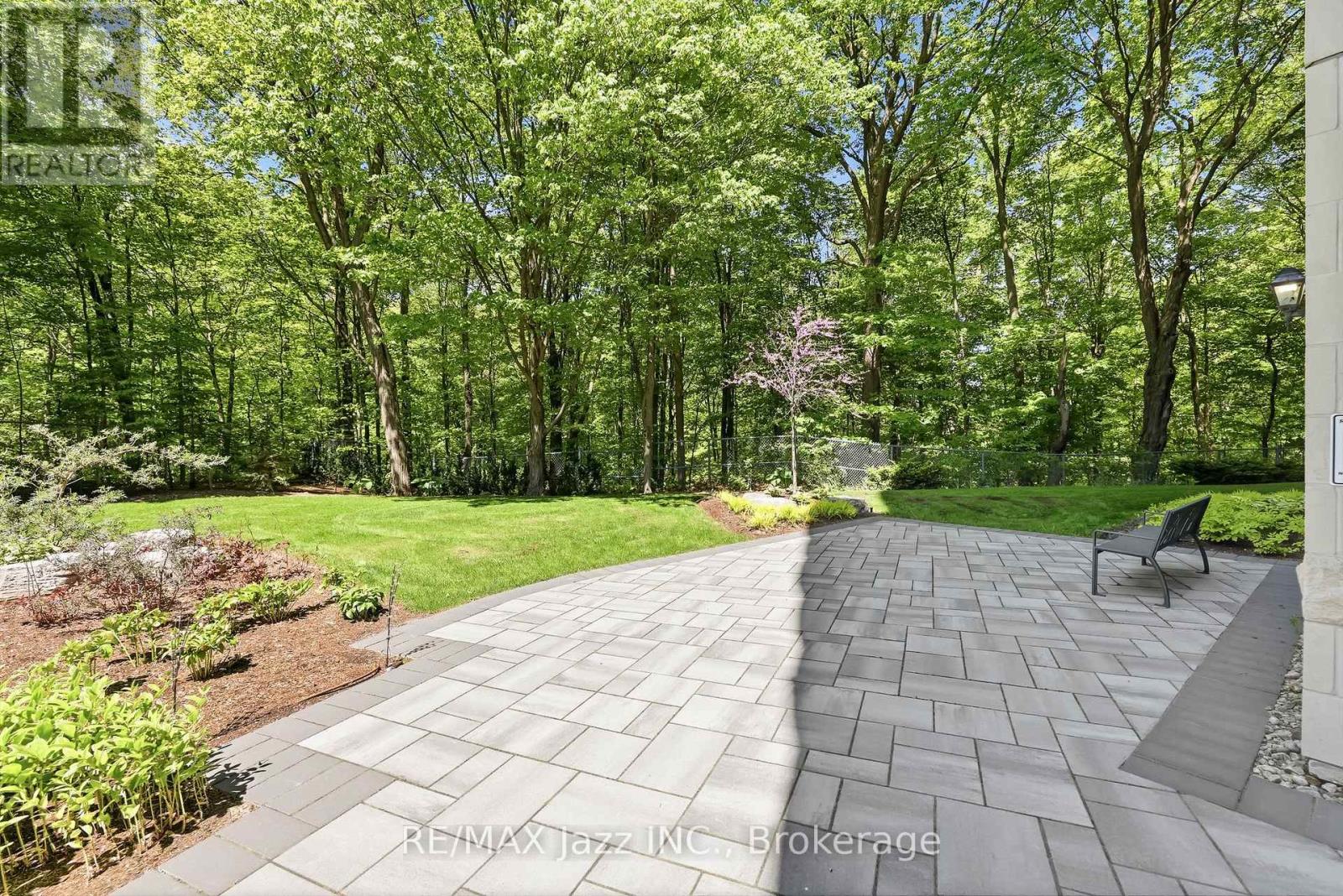 #307 16 DALLIMORE CIRCLE - 45