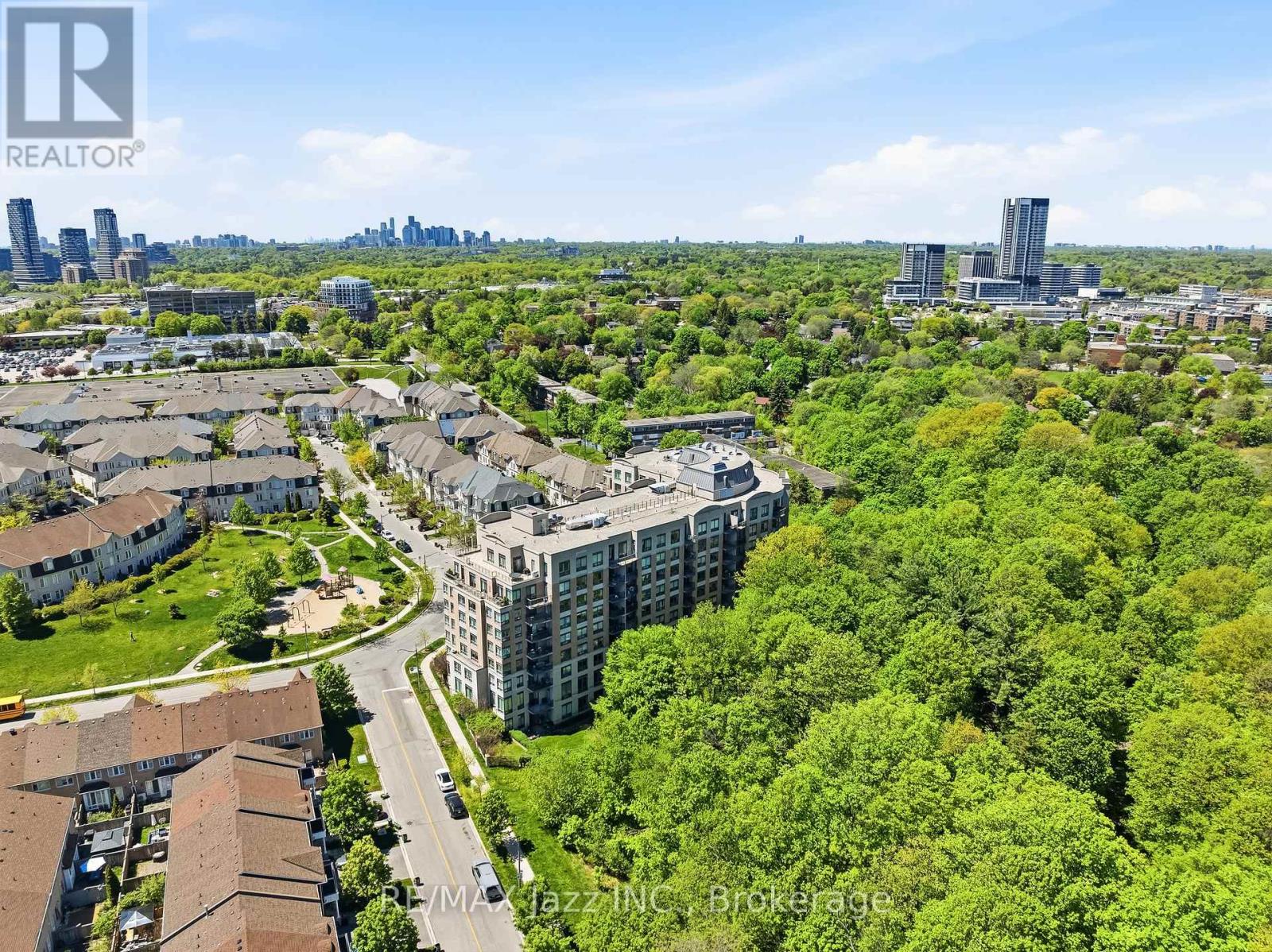 #307 16 DALLIMORE CIRCLE - 49