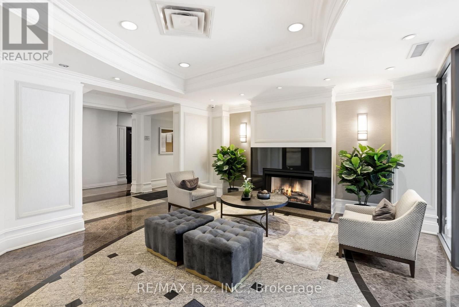 #307 16 DALLIMORE CIRCLE - 7