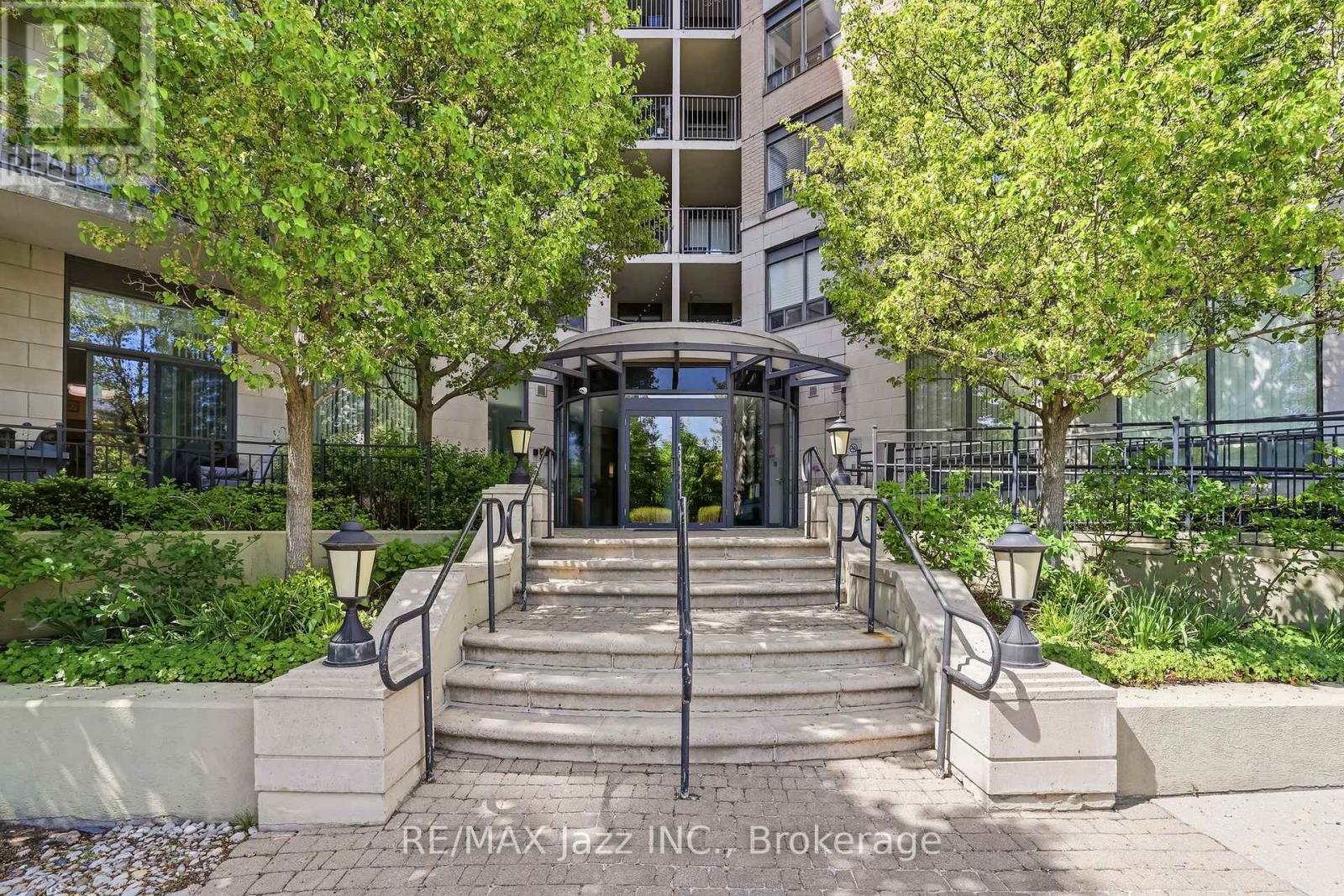#307 16 DALLIMORE CIRCLE - 5
