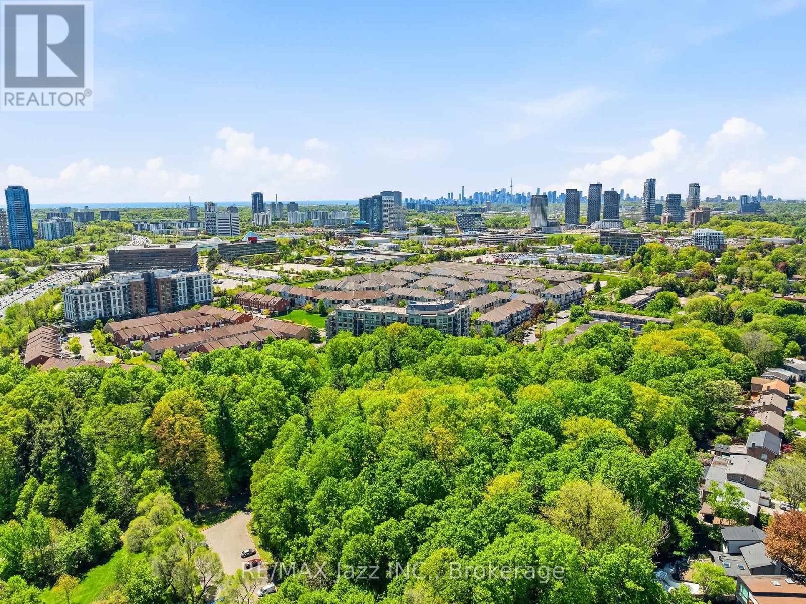 #307 16 DALLIMORE CIRCLE - 50