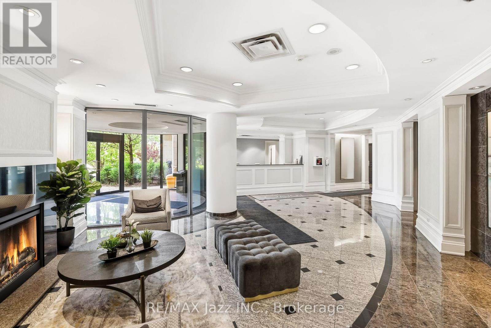 #307 16 DALLIMORE CIRCLE - 6