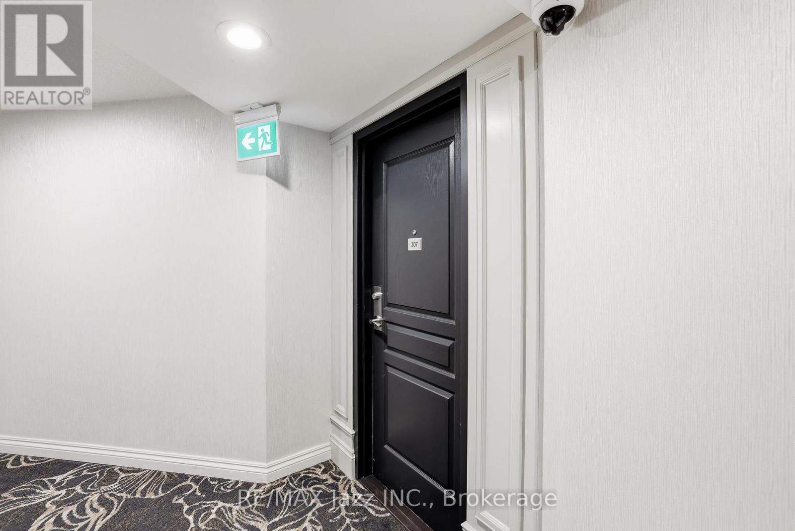 #307 16 DALLIMORE CIRCLE - 9