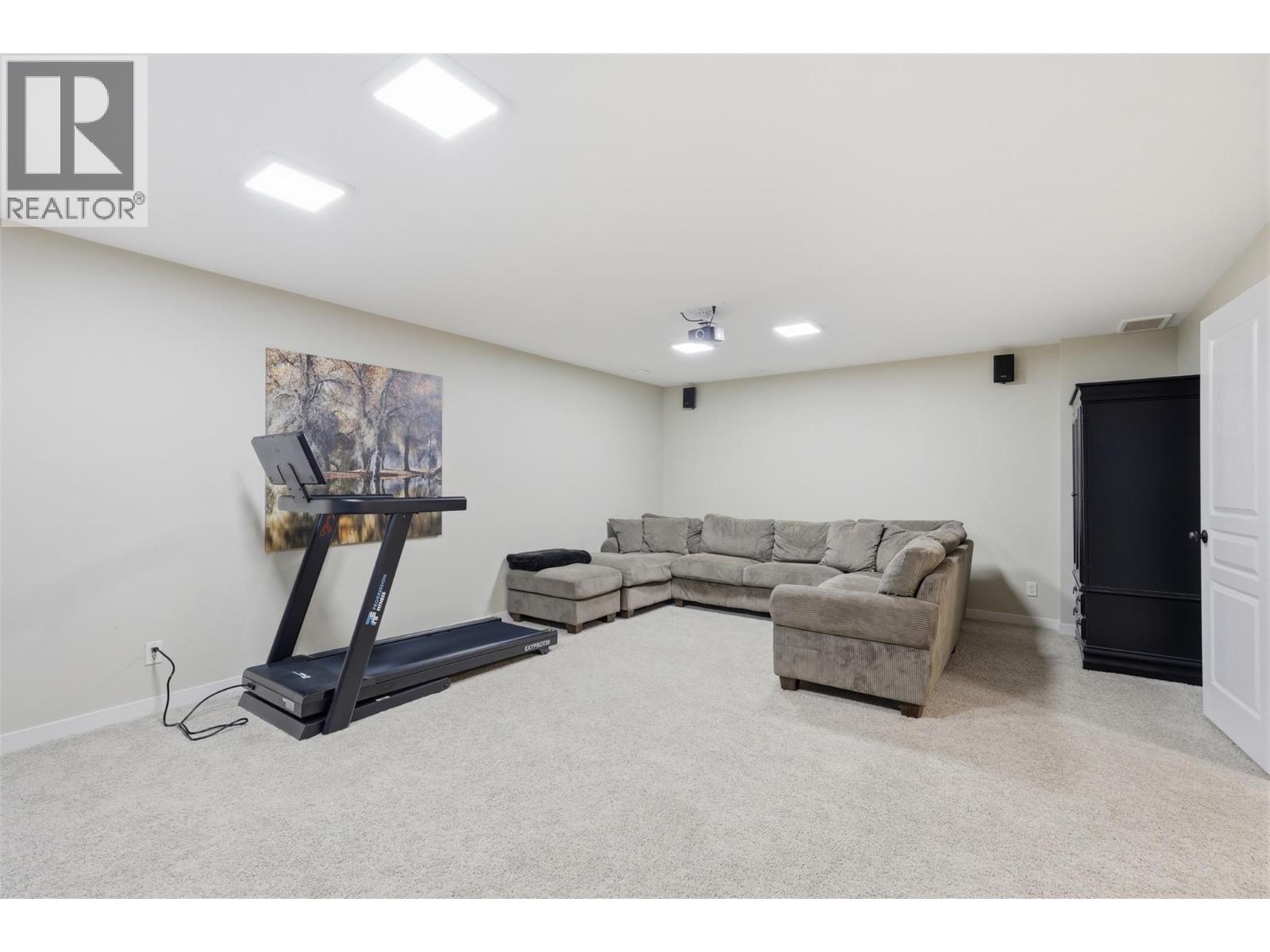 1631 GOLF RIDGE Way - 34
