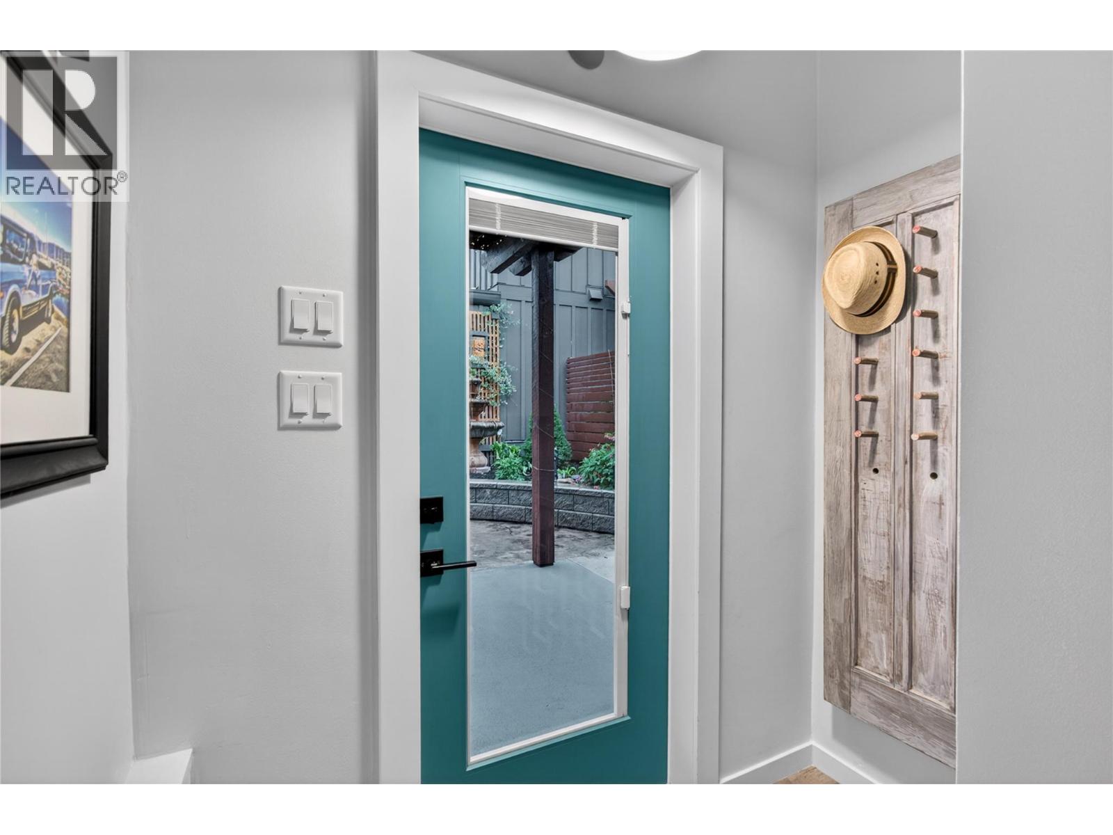 1492 Leir Street - 17