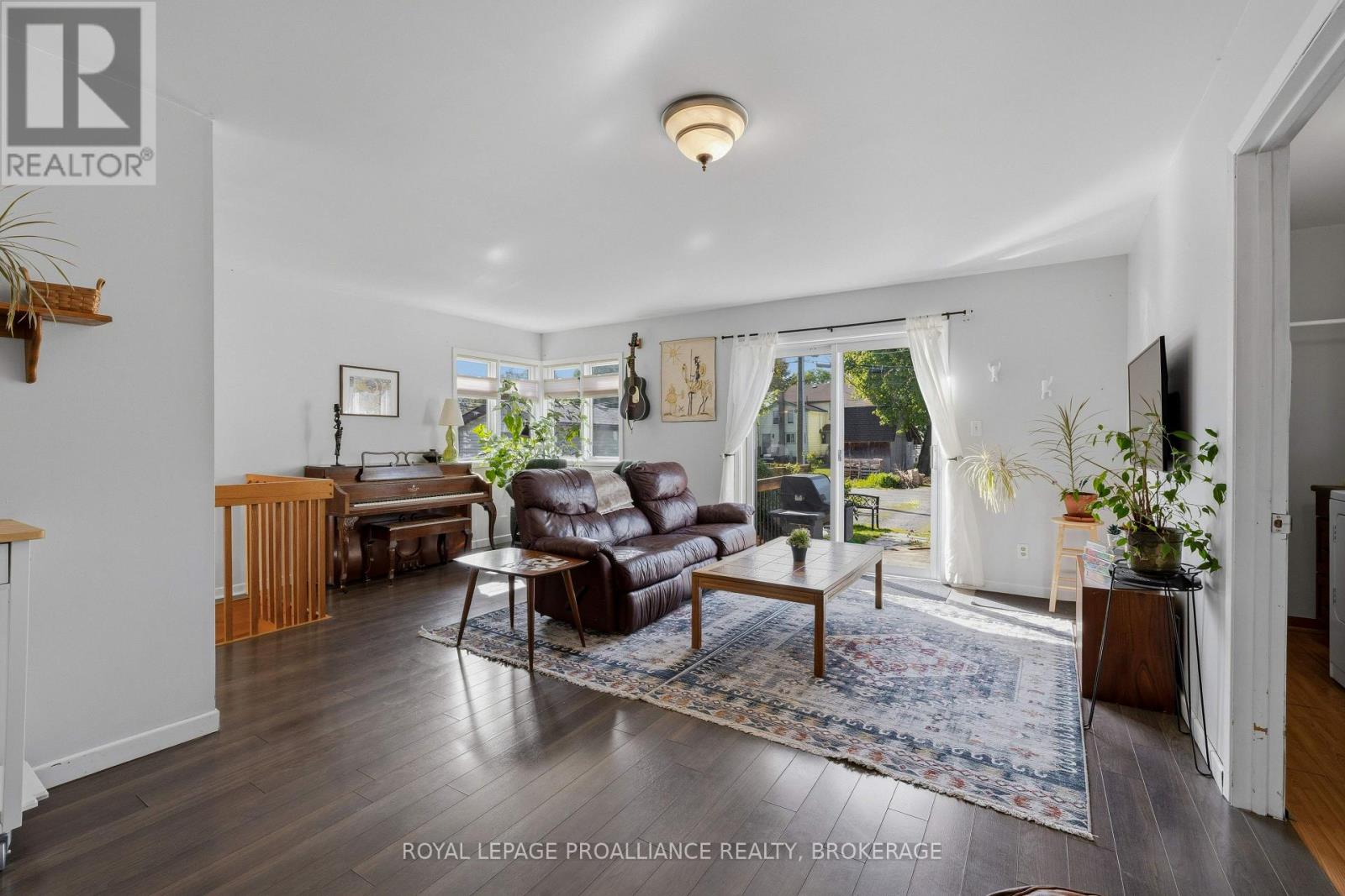 158 ARTHUR STREET - 18