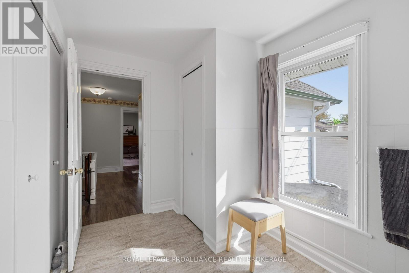 158 ARTHUR STREET - 36
