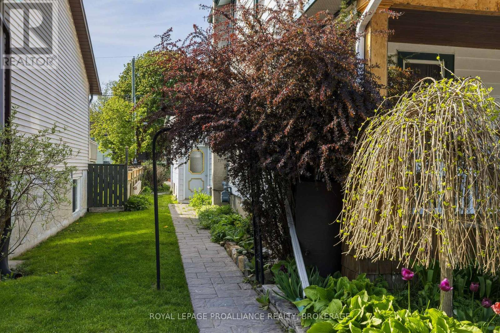 158 ARTHUR STREET - 40
