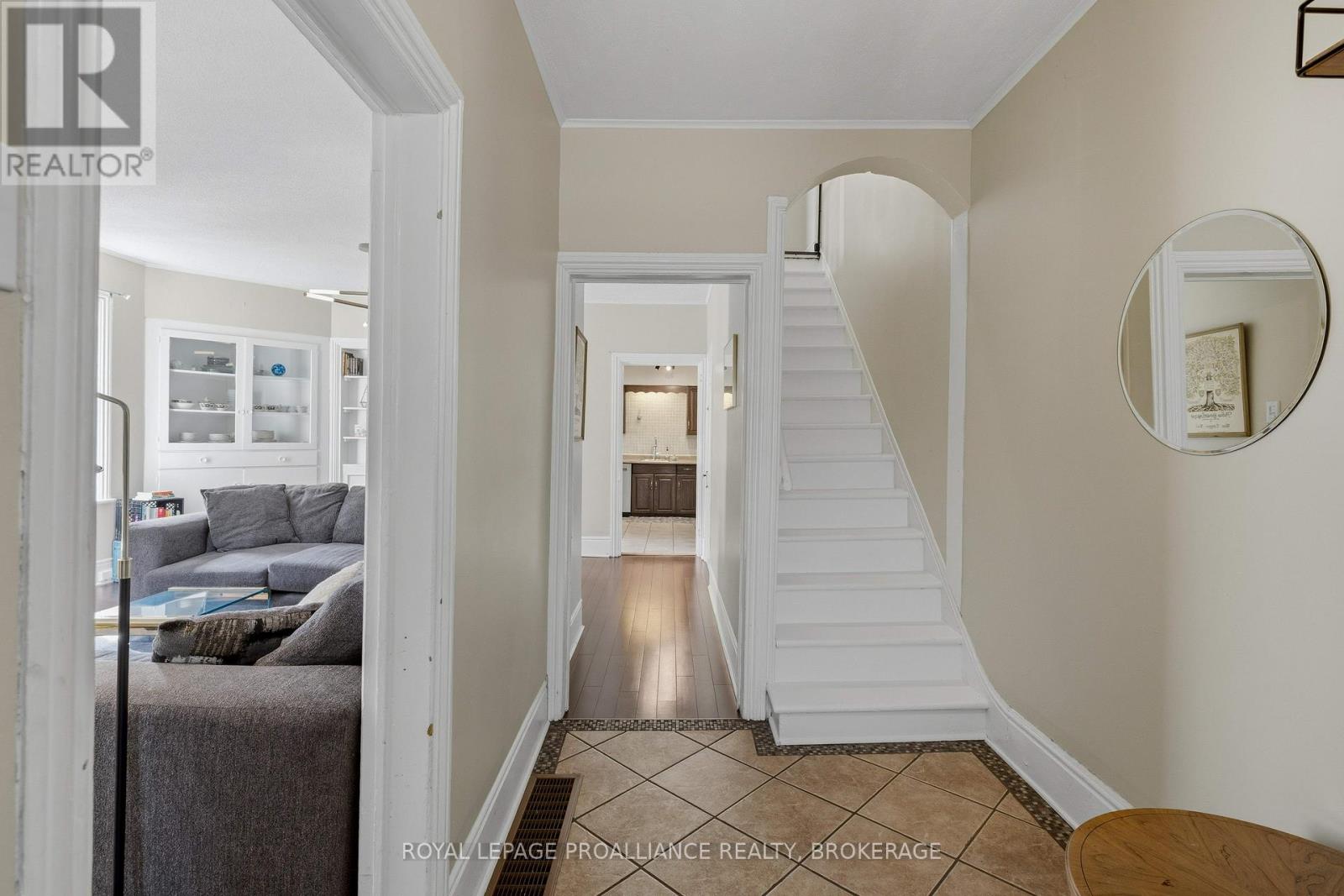 158 ARTHUR STREET - 6