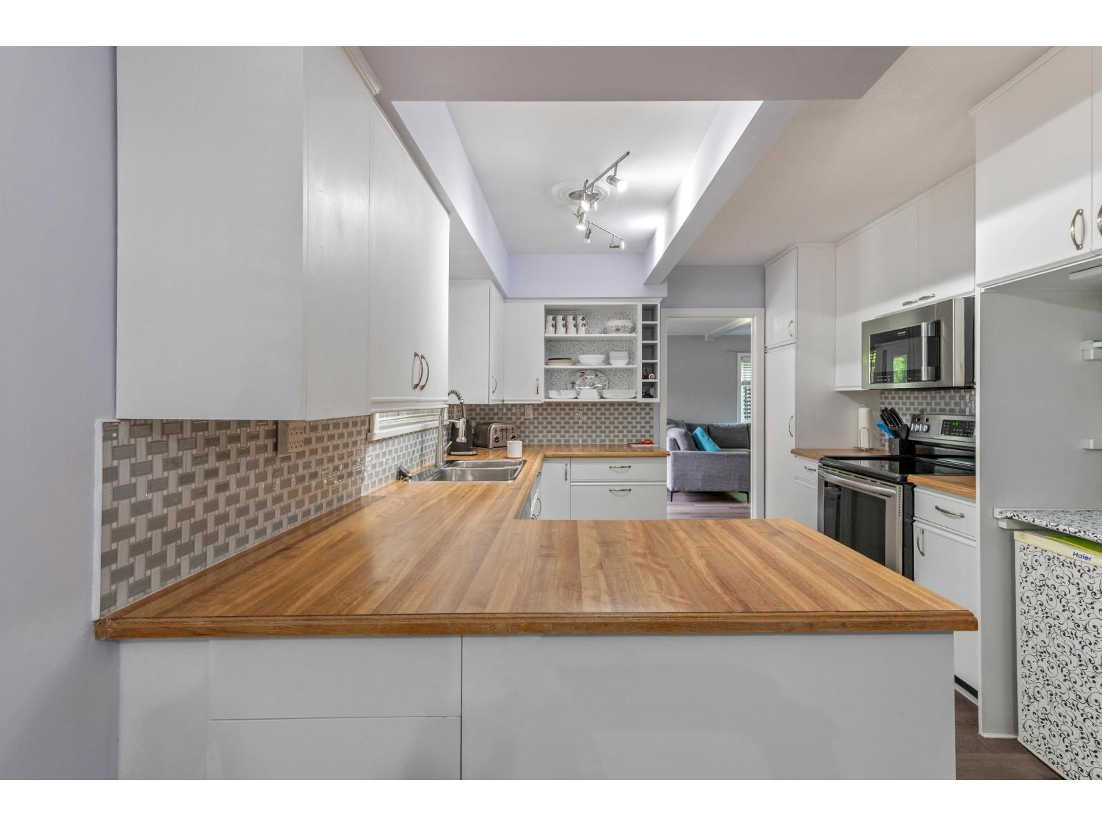 9573 139 STREET, Surrey
