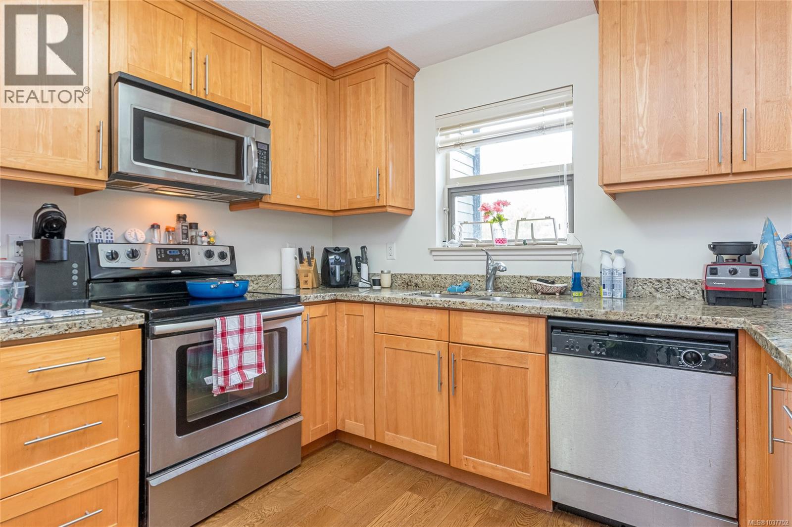 201 257 Moilliet St S, Parksville