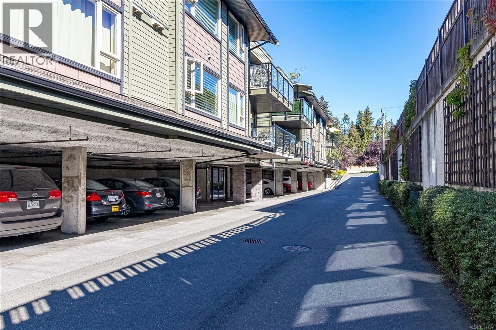 201 257 Moilliet St S, Parksville