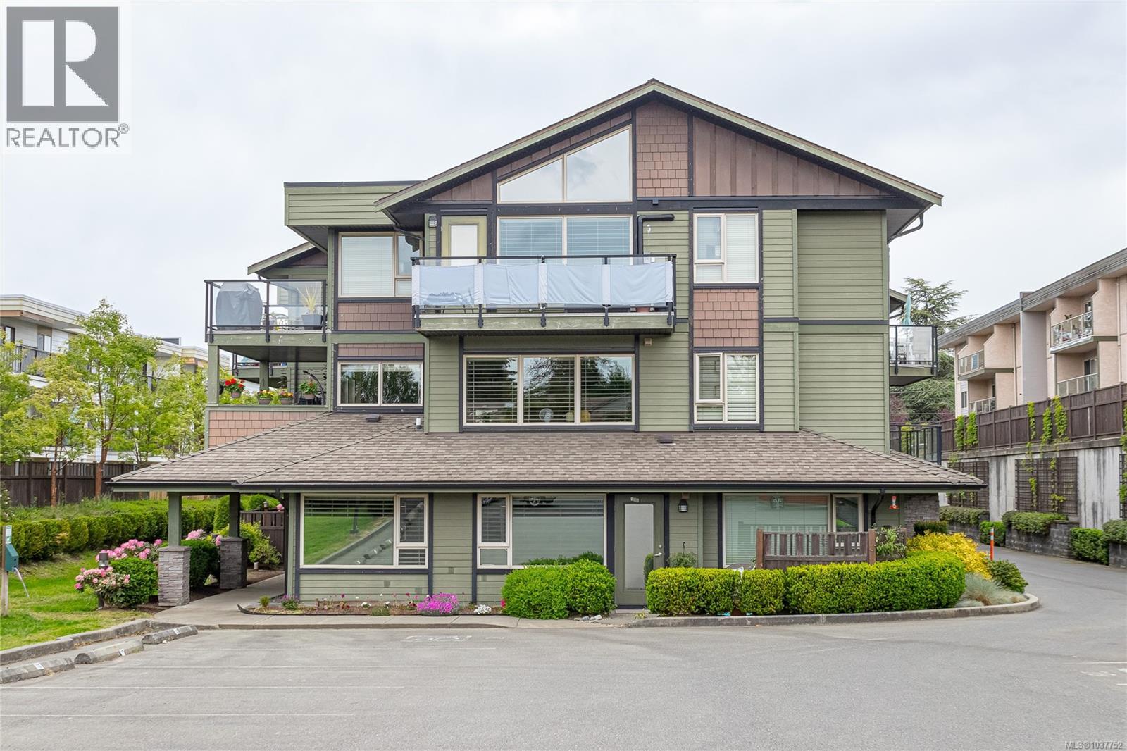 201 257 Moilliet St S, Parksville