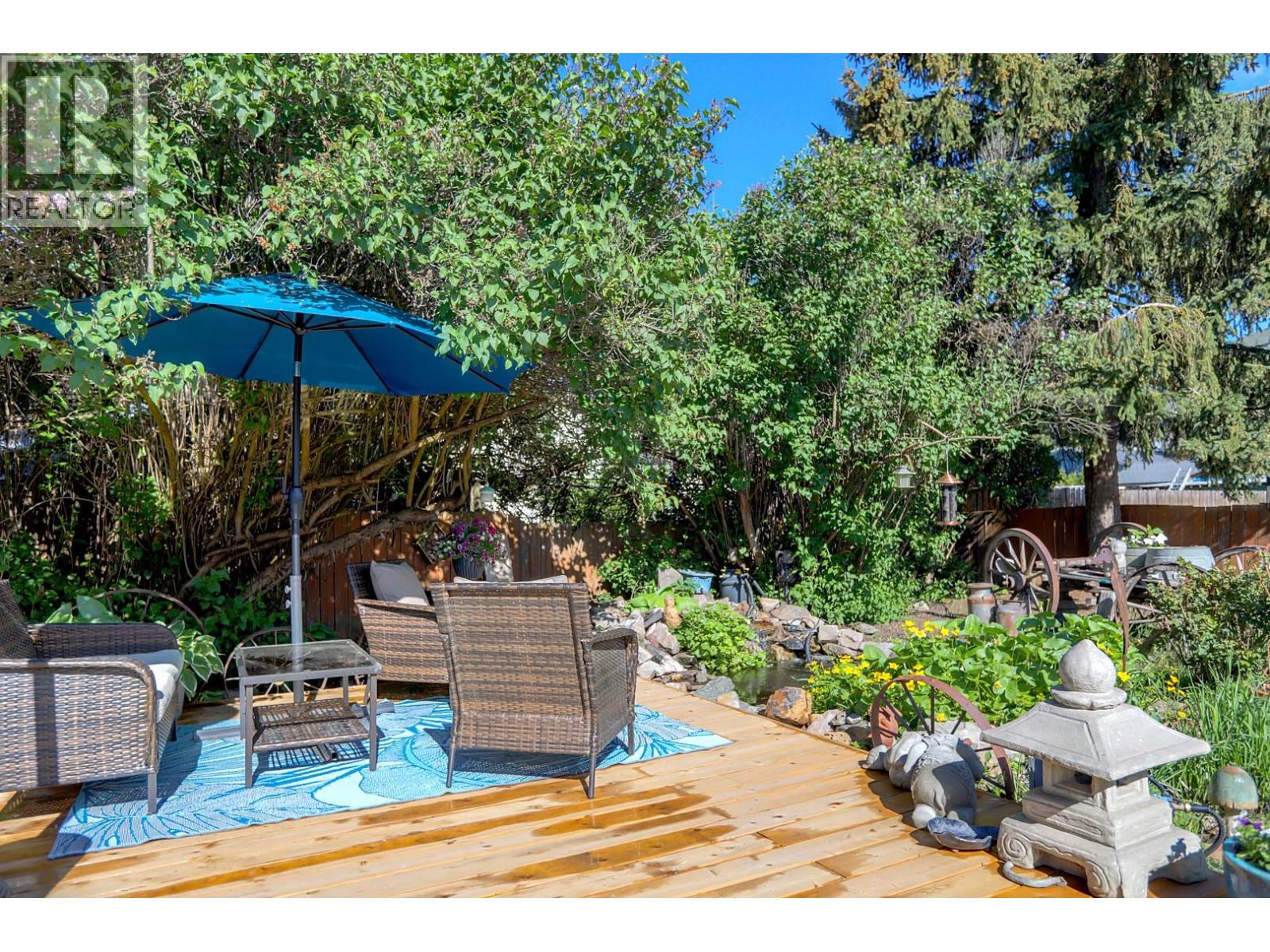 744 Arbutus Road - 23