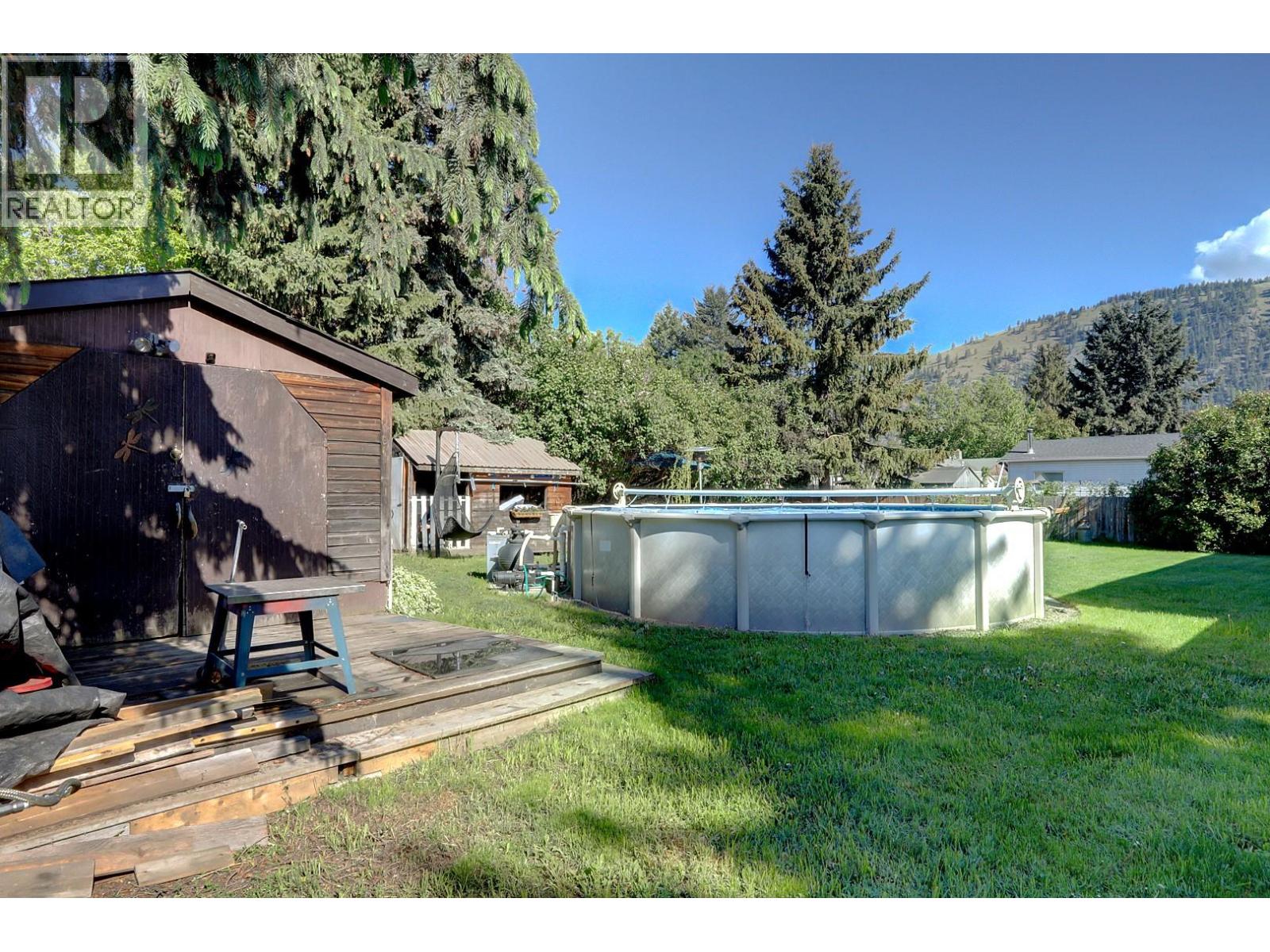 744 Arbutus Road - 20