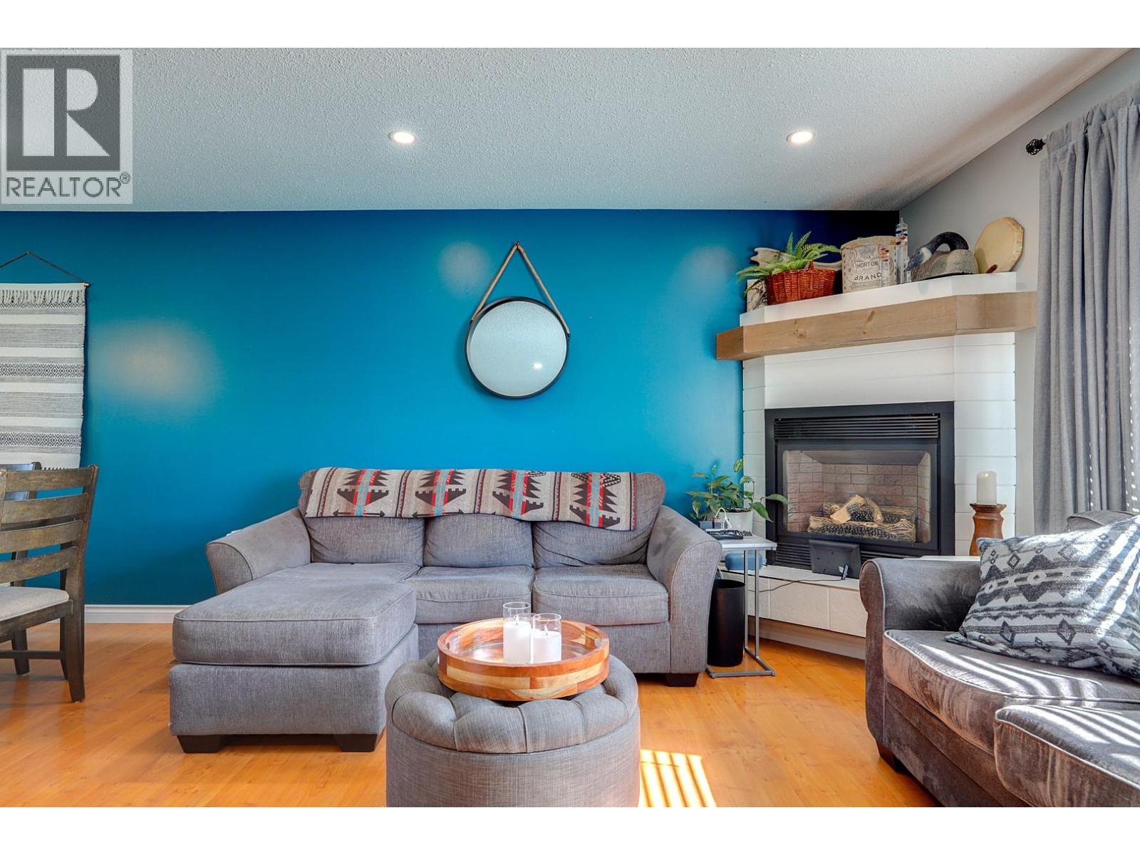 744 Arbutus Road - 4