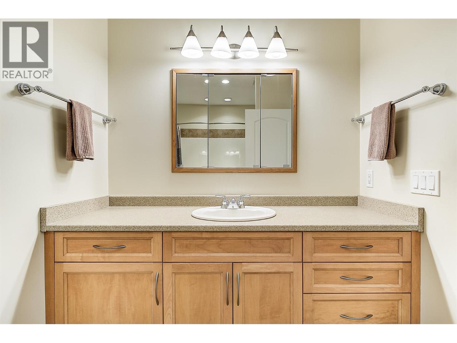 135 4035 Gellatly Road South, West Kelowna