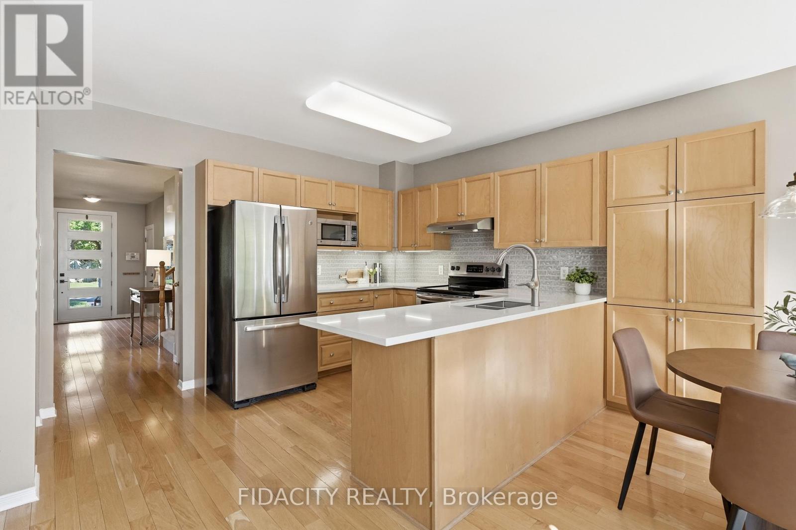 24 SIROCCO CRESCENT - 13