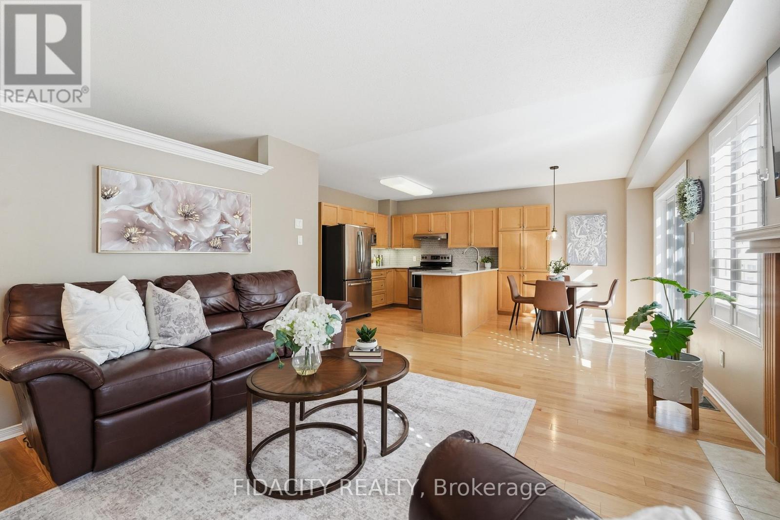 24 SIROCCO CRESCENT - 15