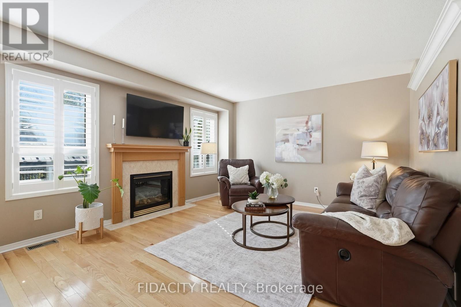 24 SIROCCO CRESCENT - 17